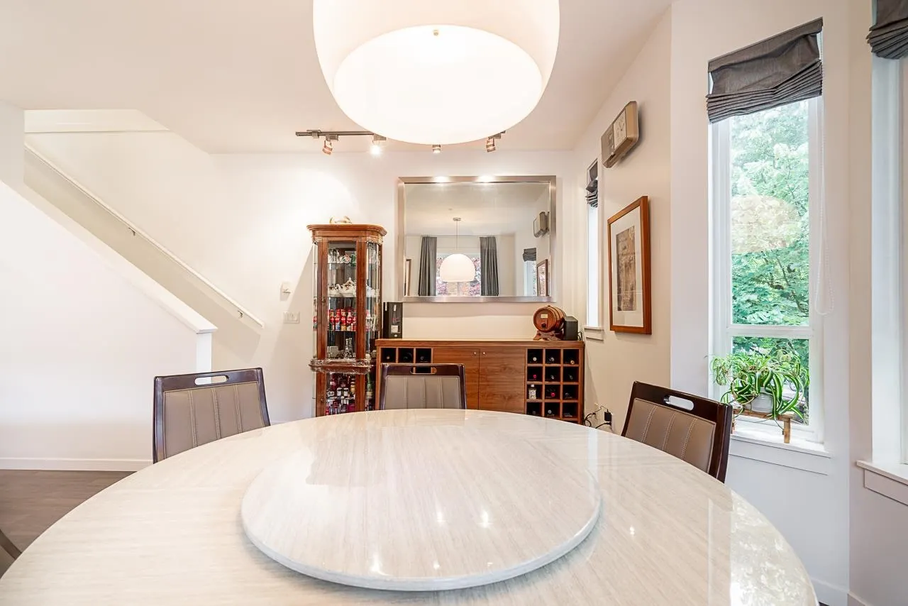 8 2418 Avon Place