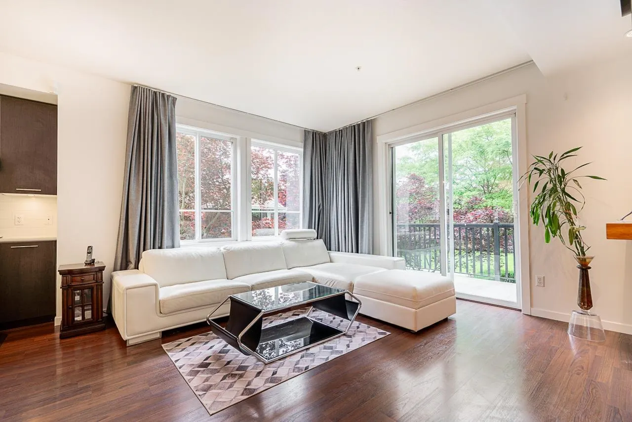 8 2418 Avon Place