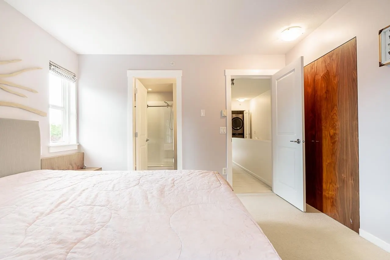 8 2418 Avon Place