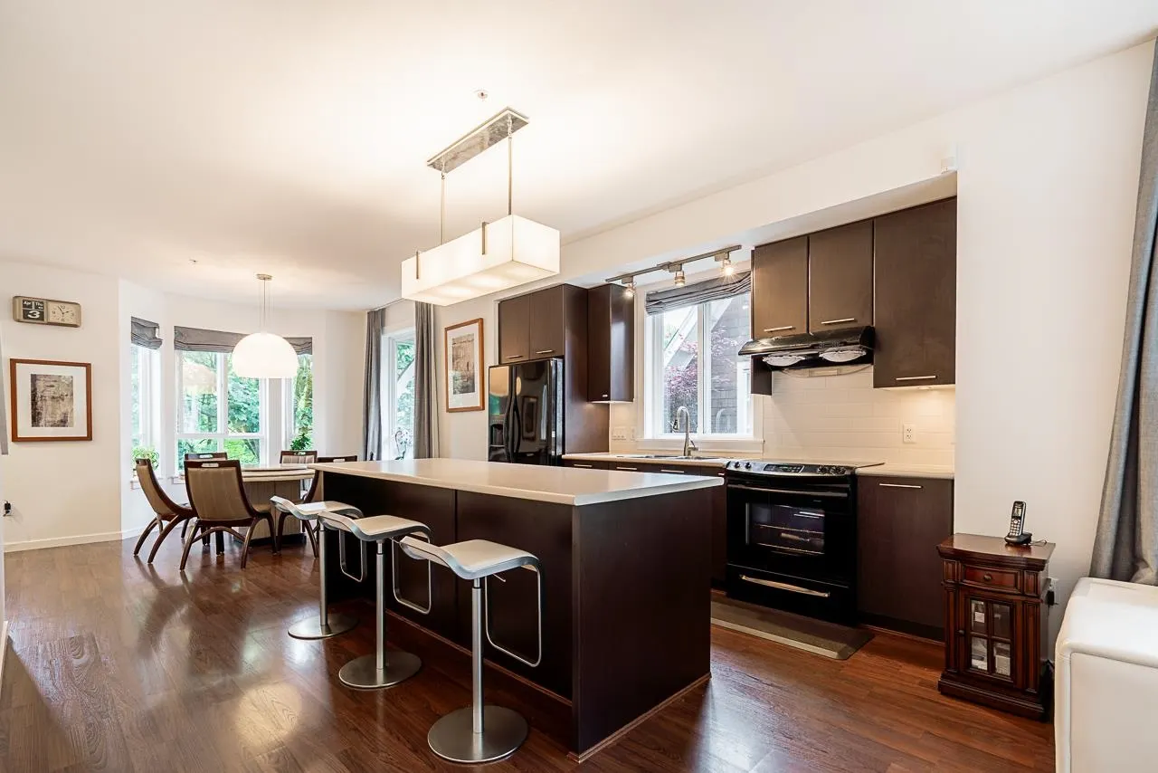 8 2418 Avon Place