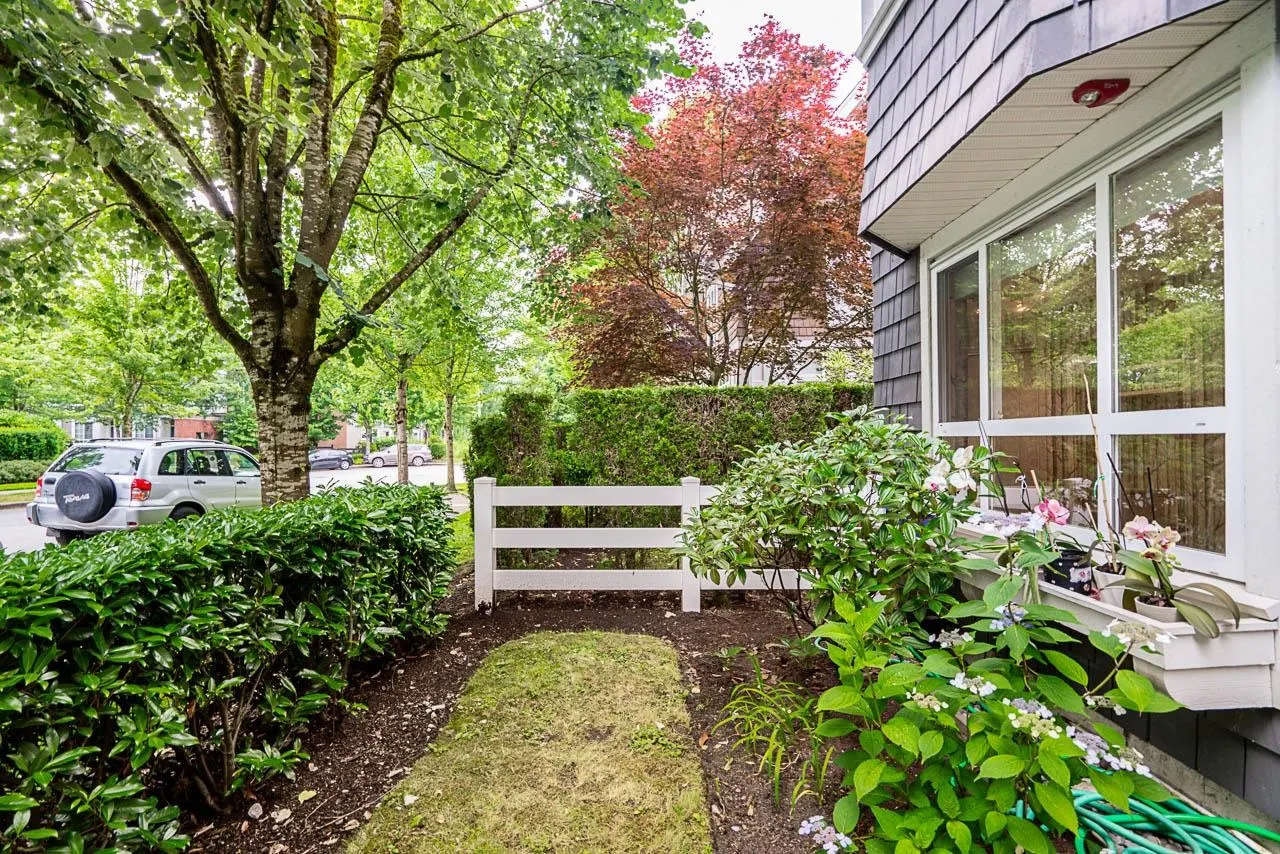 8 2418 Avon Place