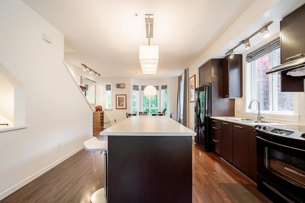 8 2418 Avon Place
