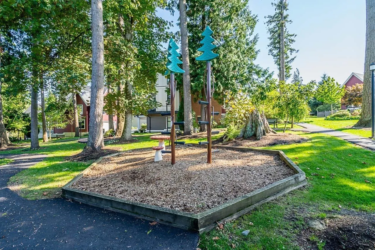 98 15677 28 Avenue