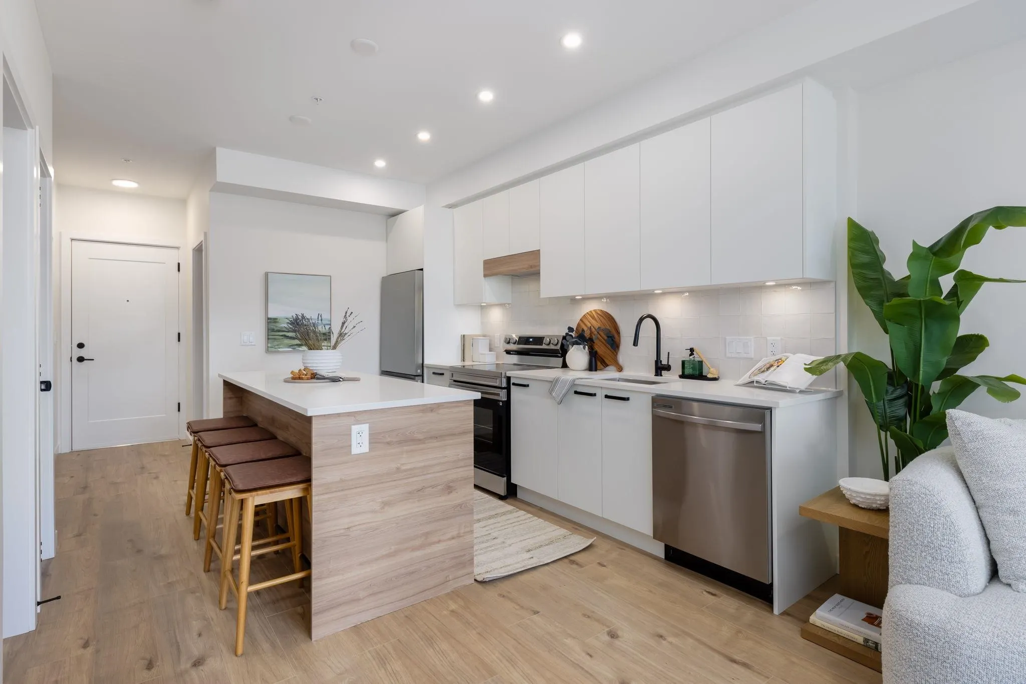 307 33920 Best Avenue