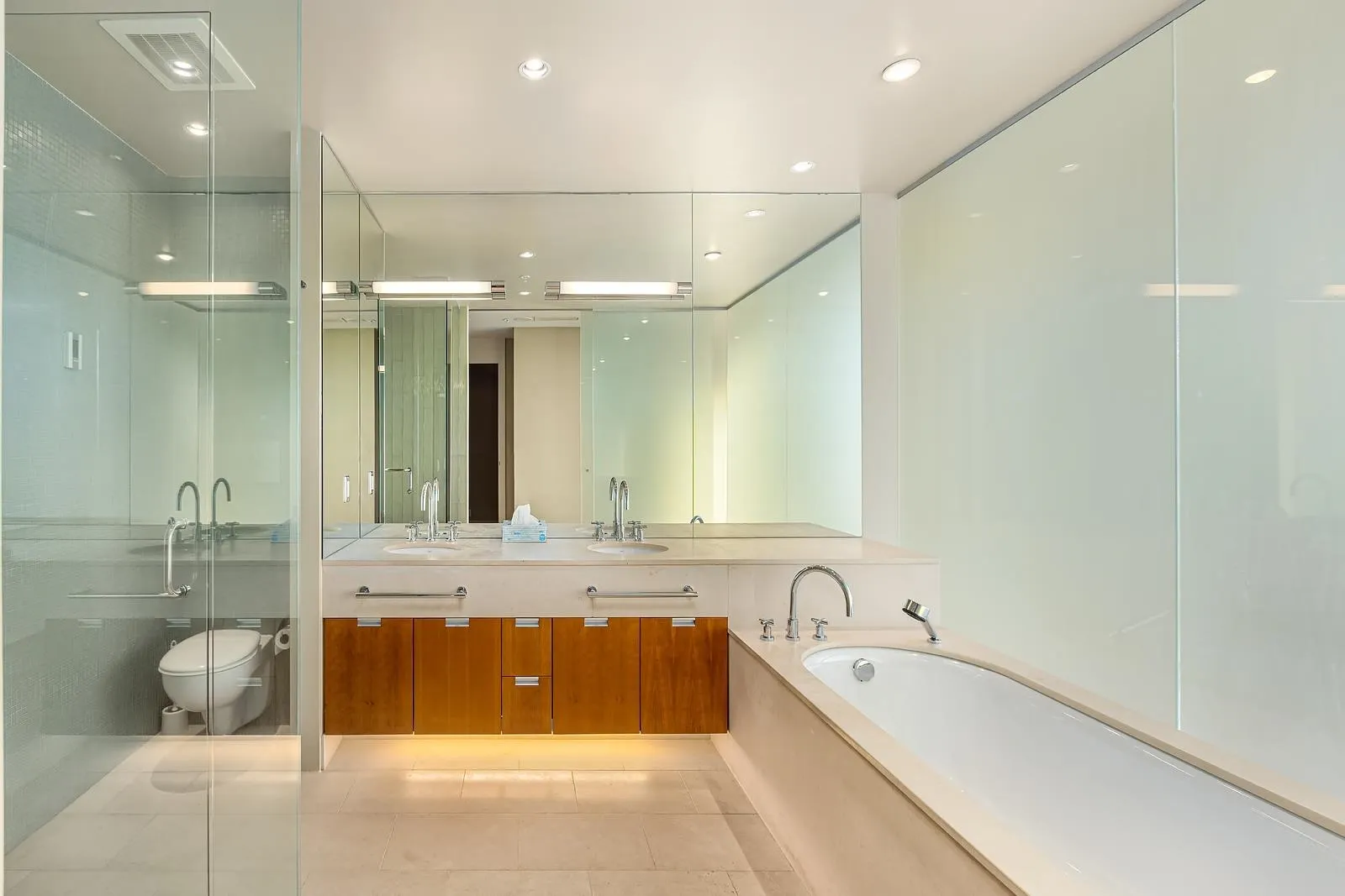 3102 1077 W Cordova Street