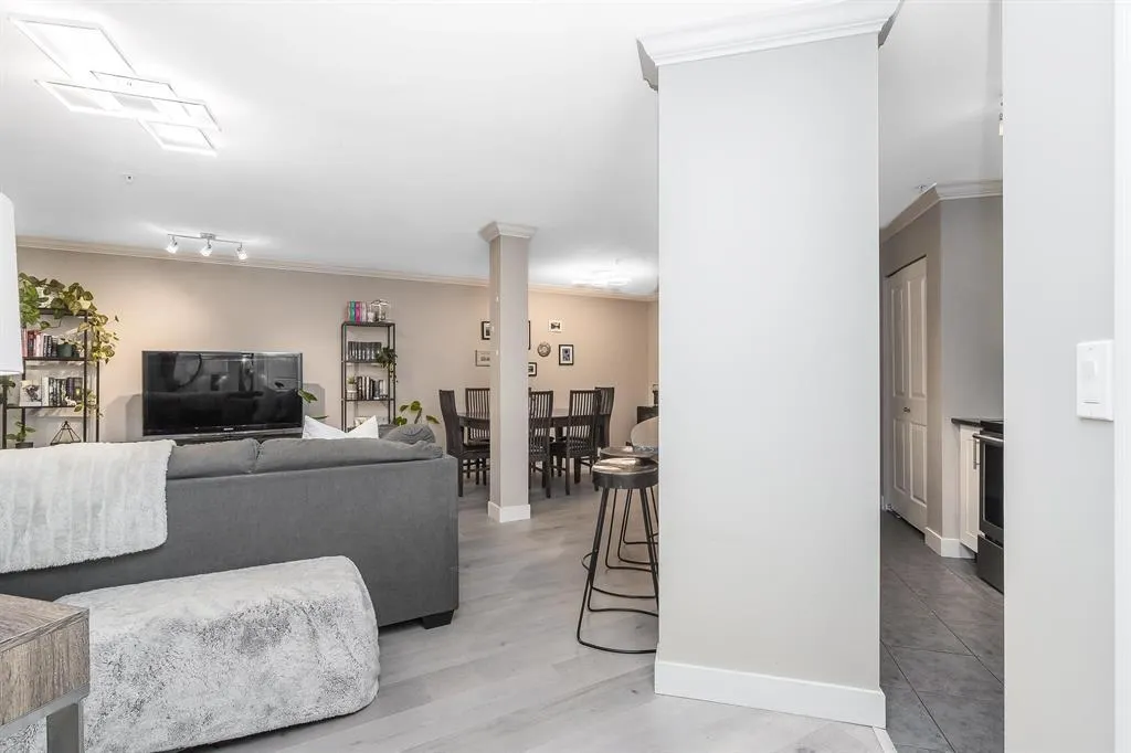 111 19340 65 Avenue