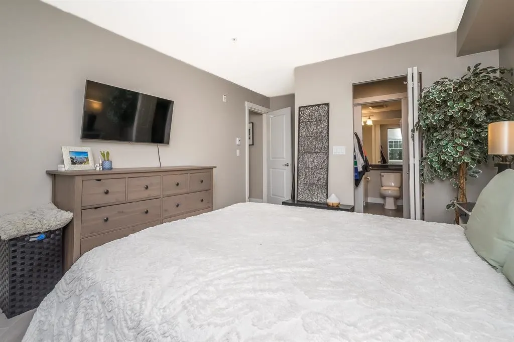 111 19340 65 Avenue