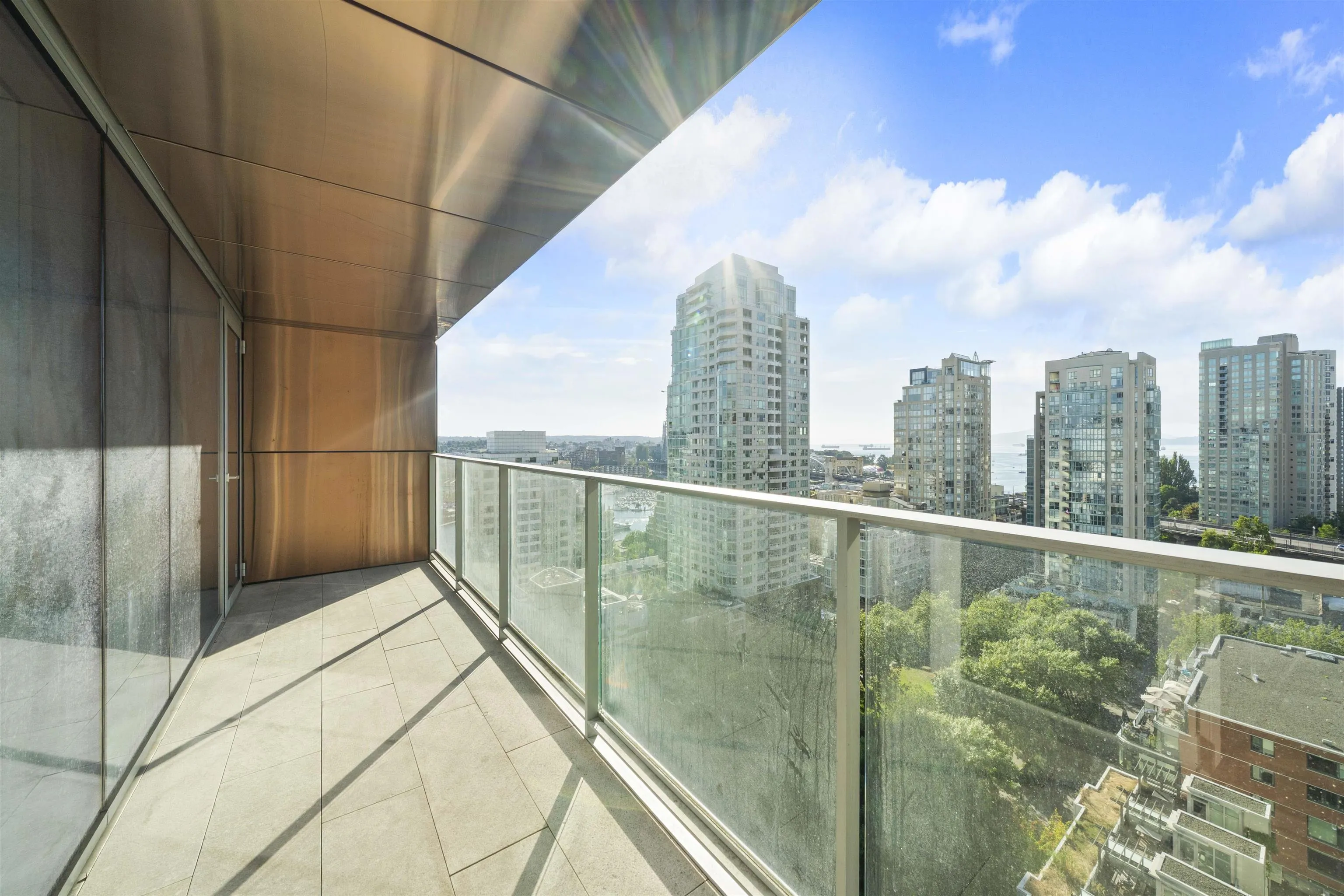 1907 1480 Howe Street
