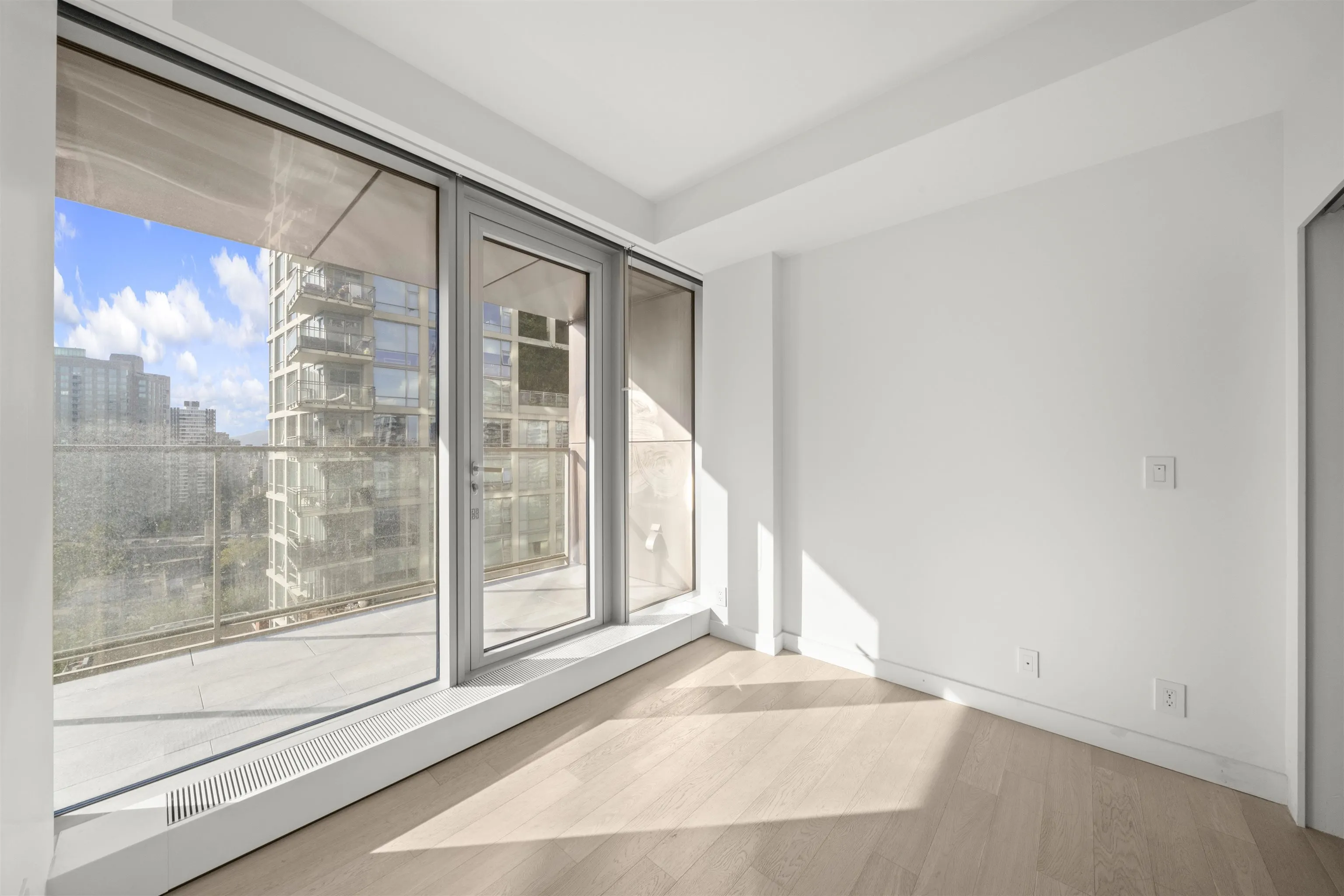 1907 1480 Howe Street