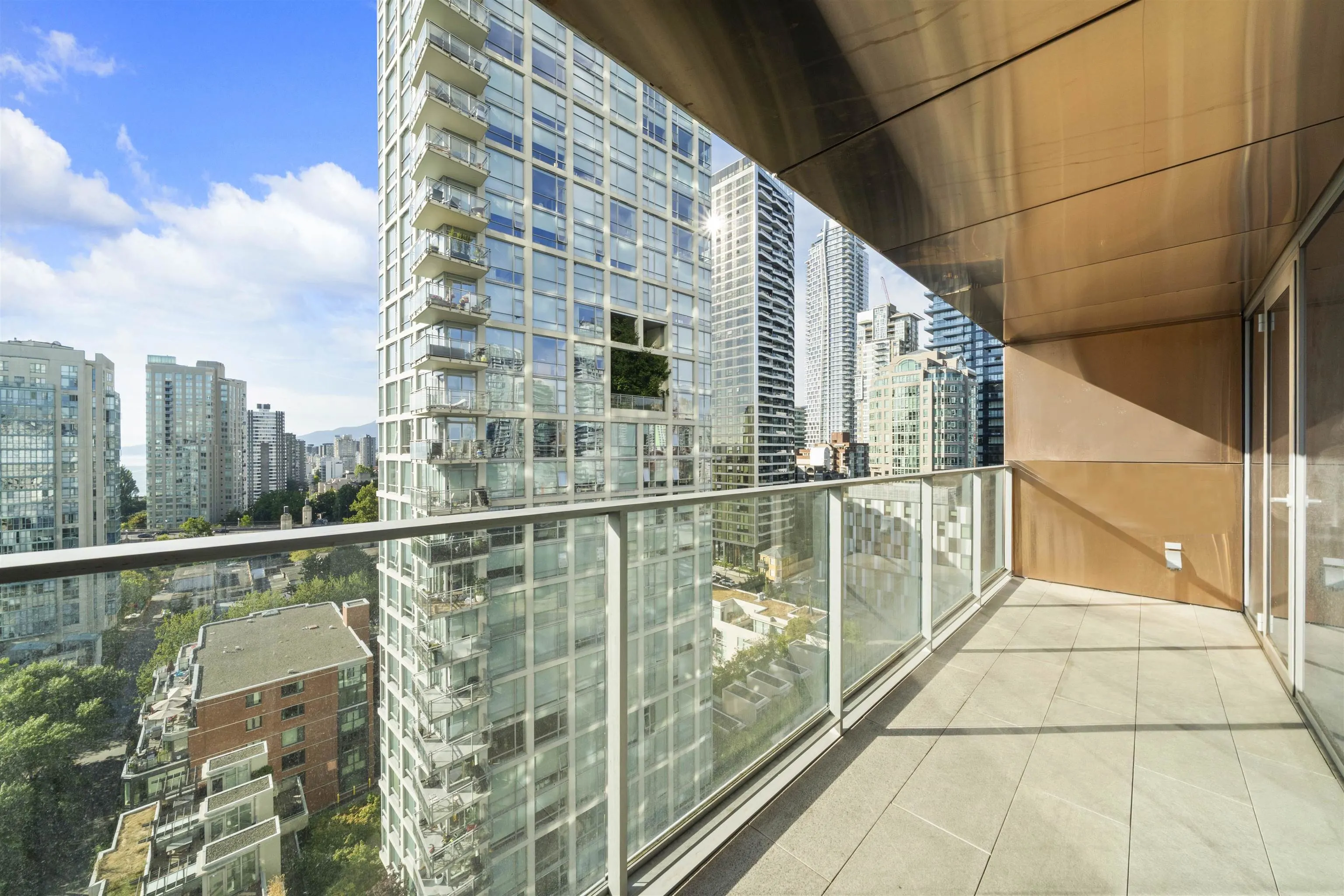 1907 1480 Howe Street