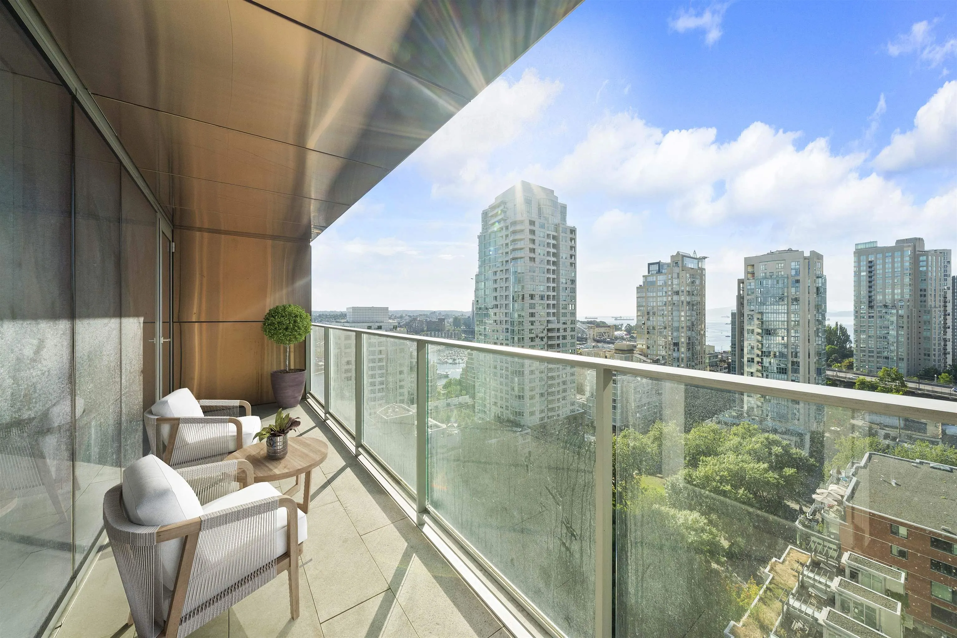 1907 1480 Howe Street