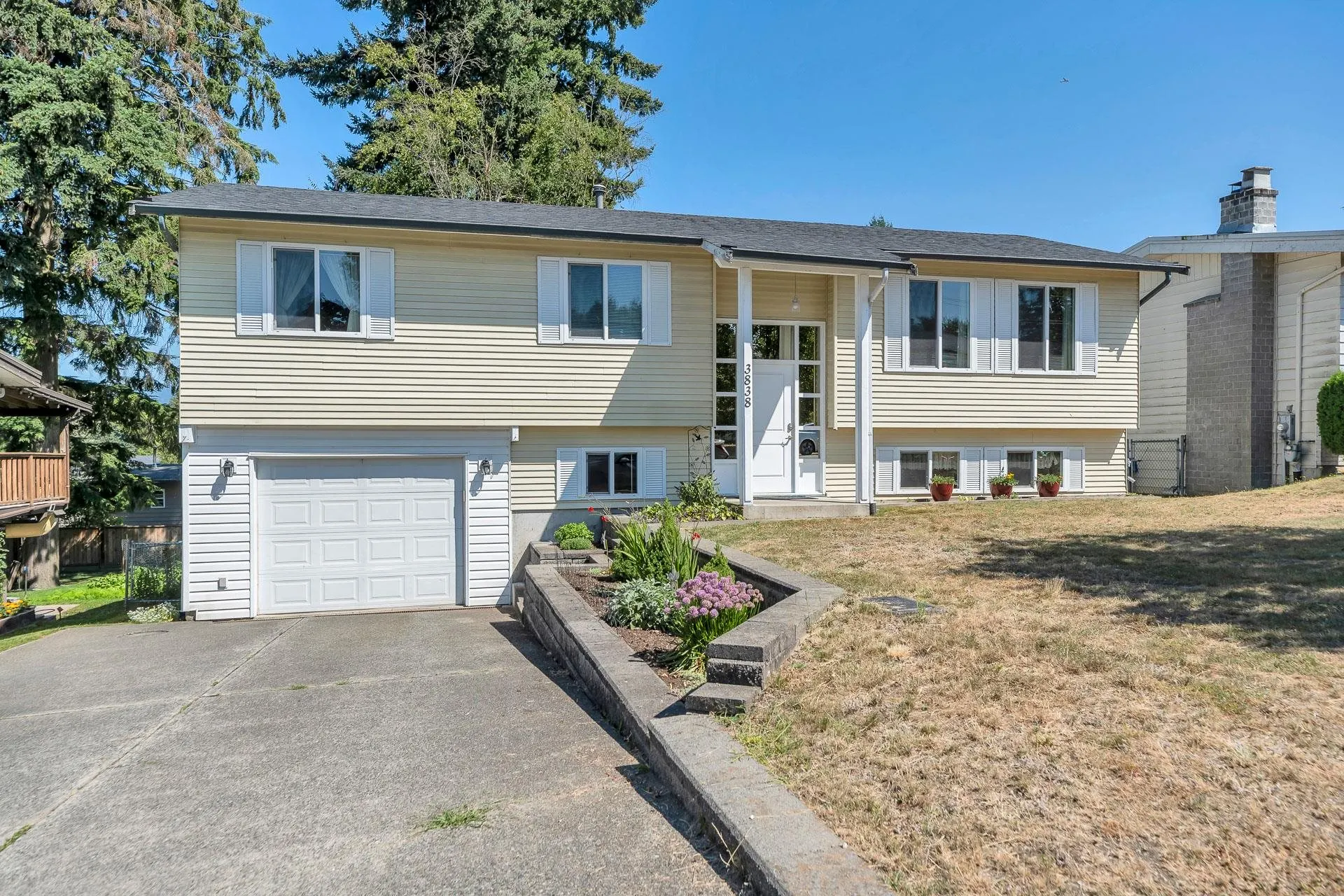 3838 Chadsey Crescent