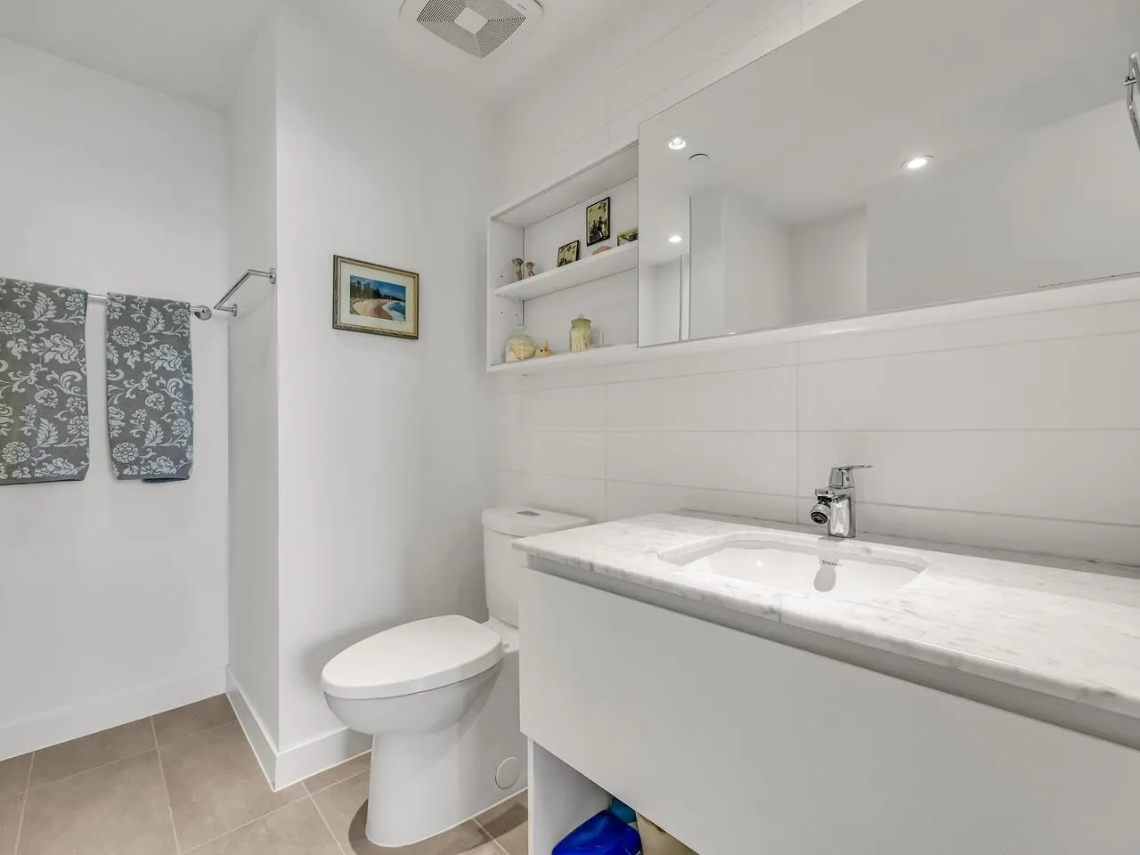 3203 908 Quayside Drive