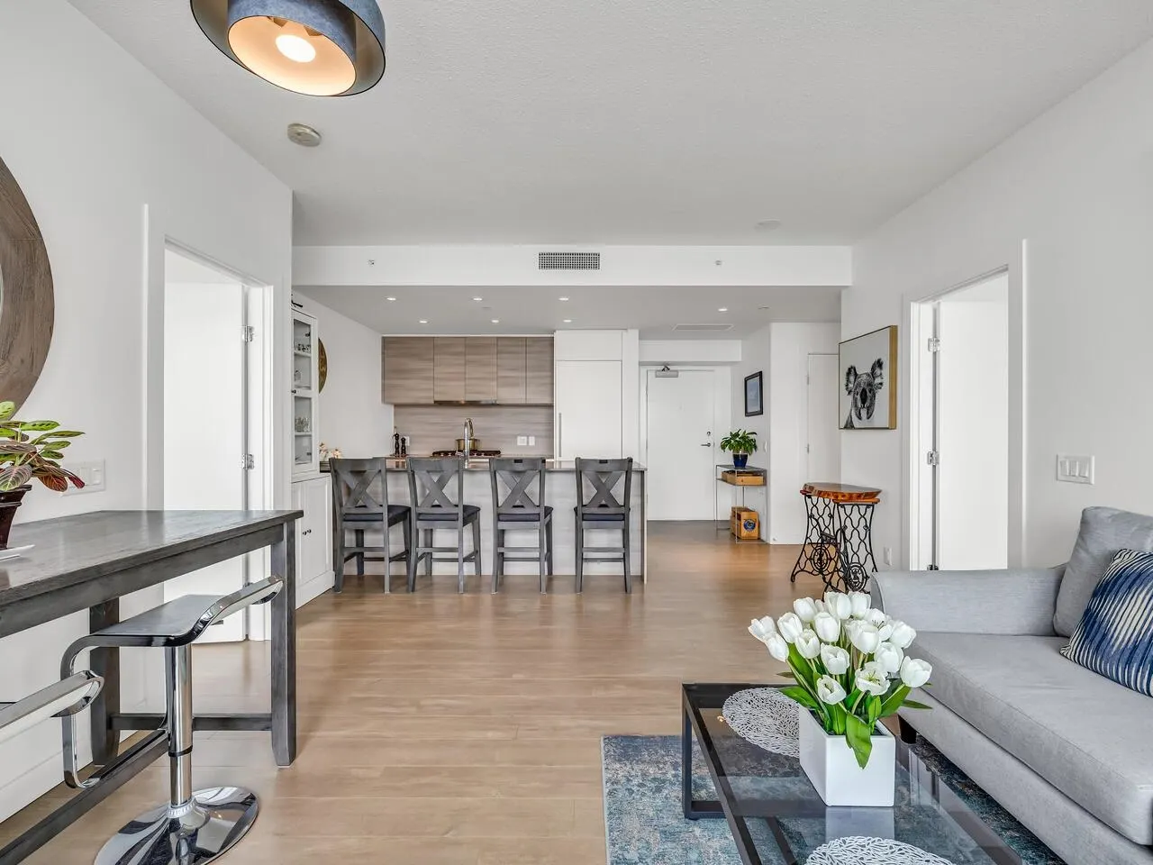 3203 908 Quayside Drive
