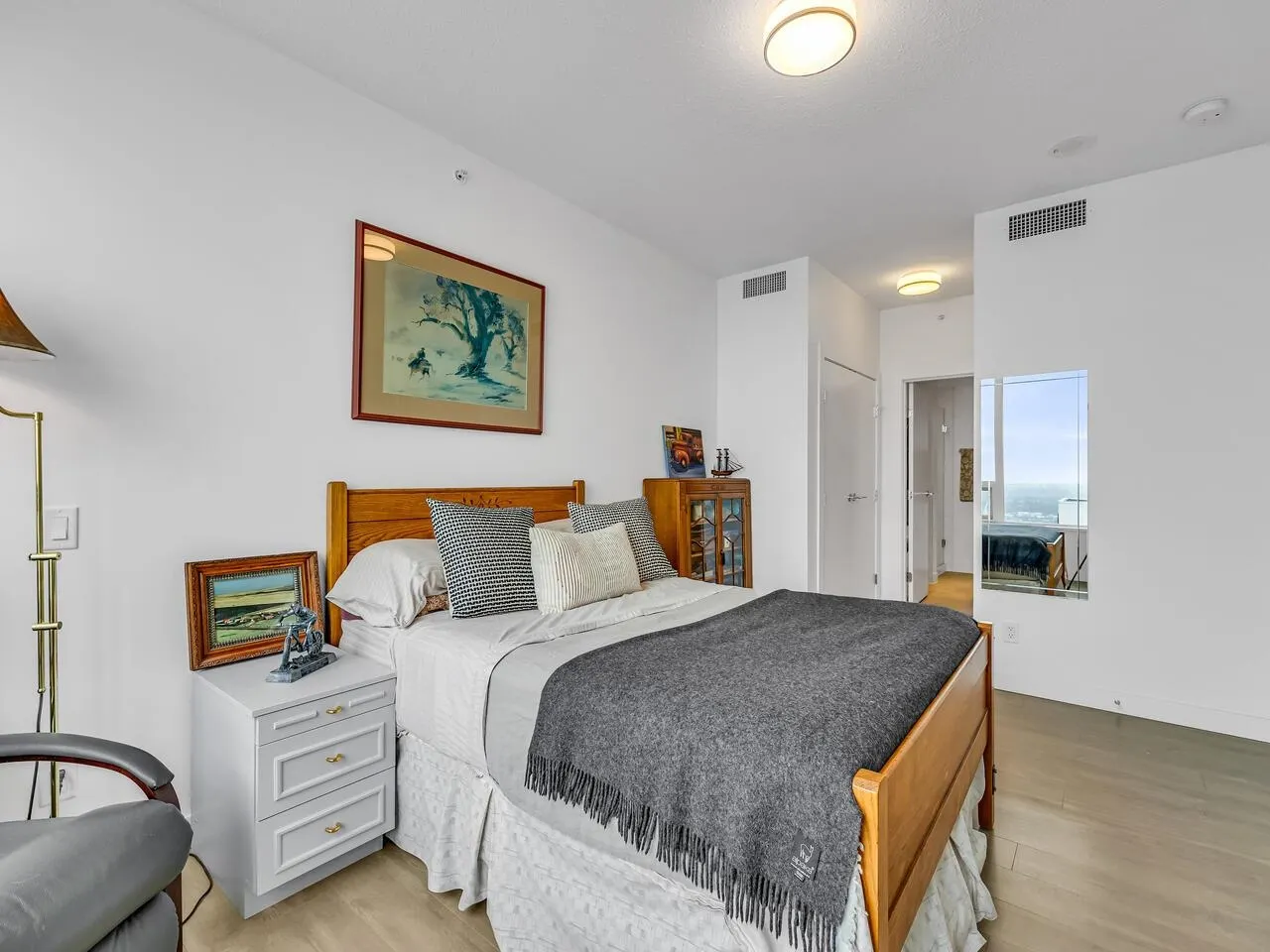 3203 908 Quayside Drive