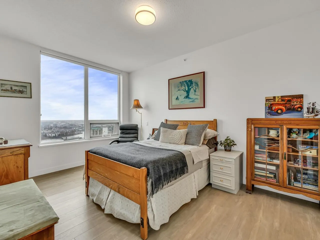 3203 908 Quayside Drive
