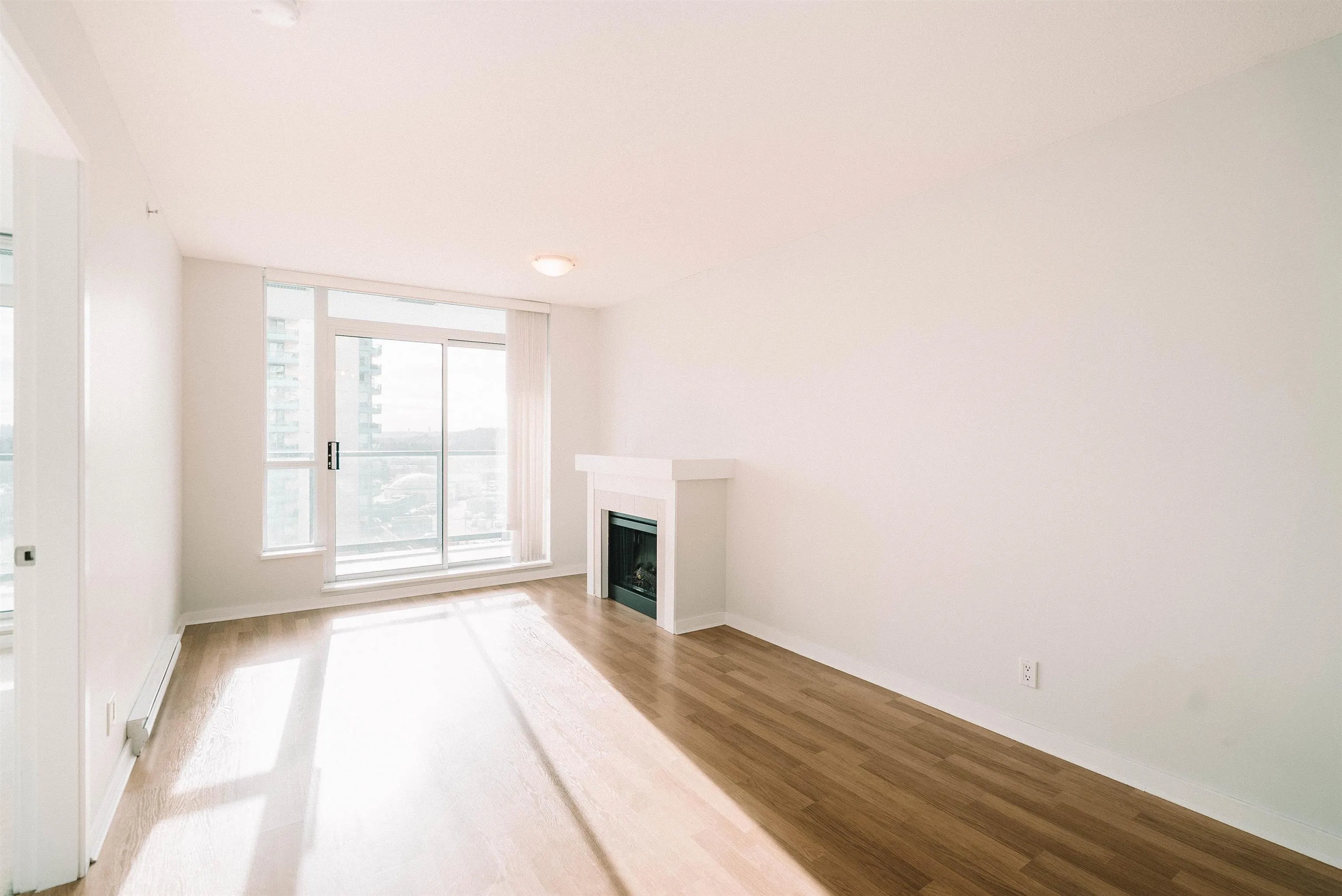 906 1178 Heffley Crescent