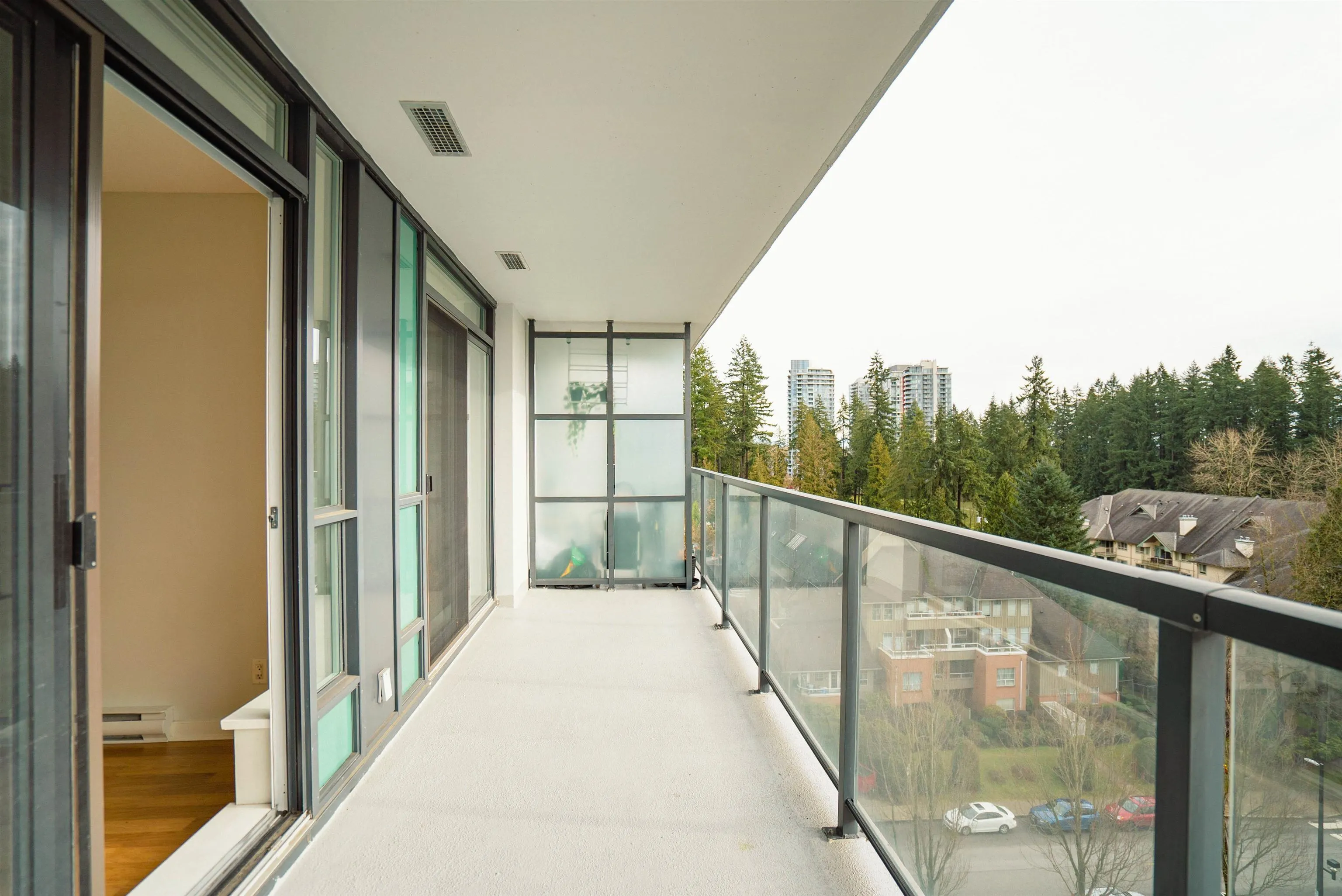 906 1178 Heffley Crescent