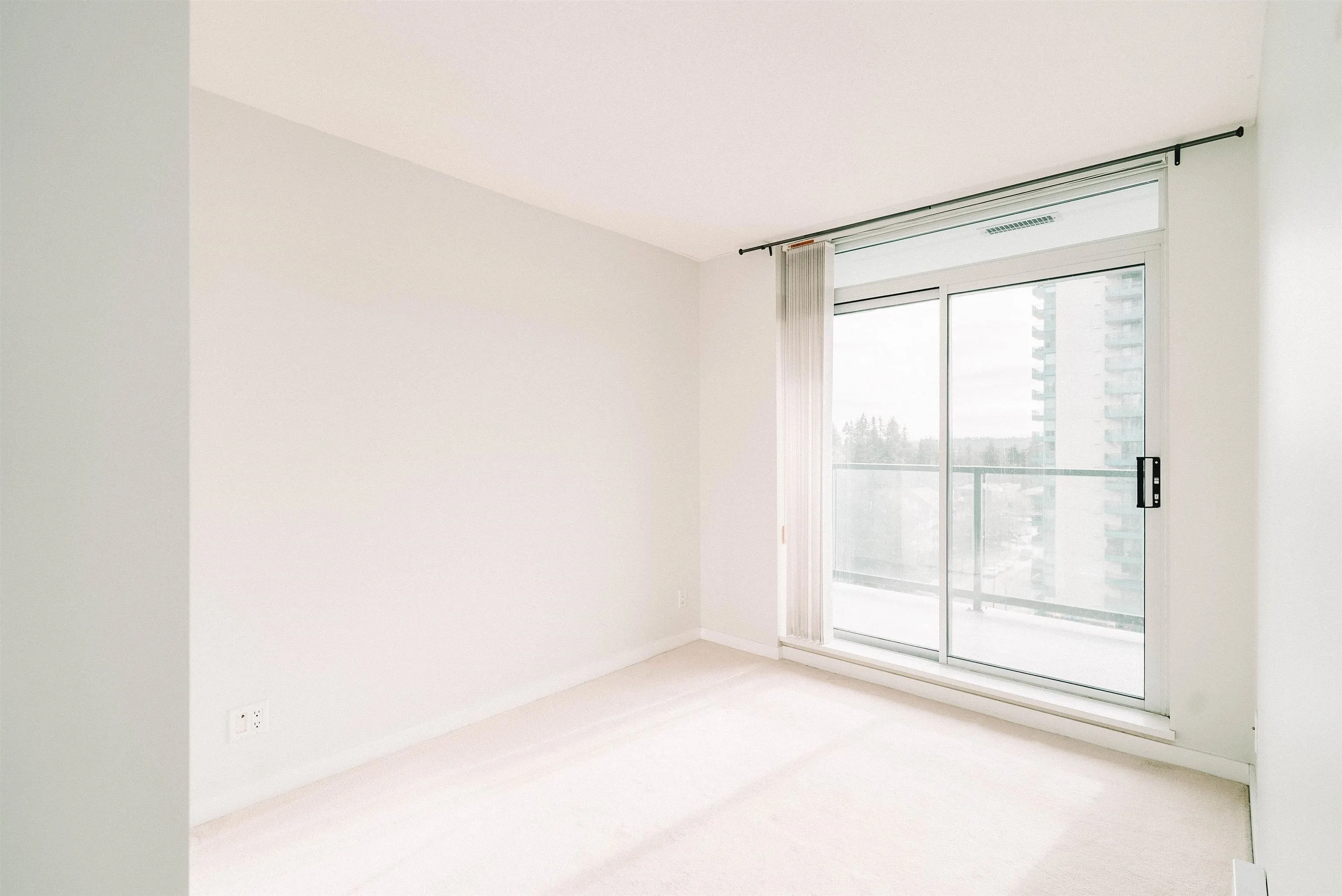 906 1178 Heffley Crescent