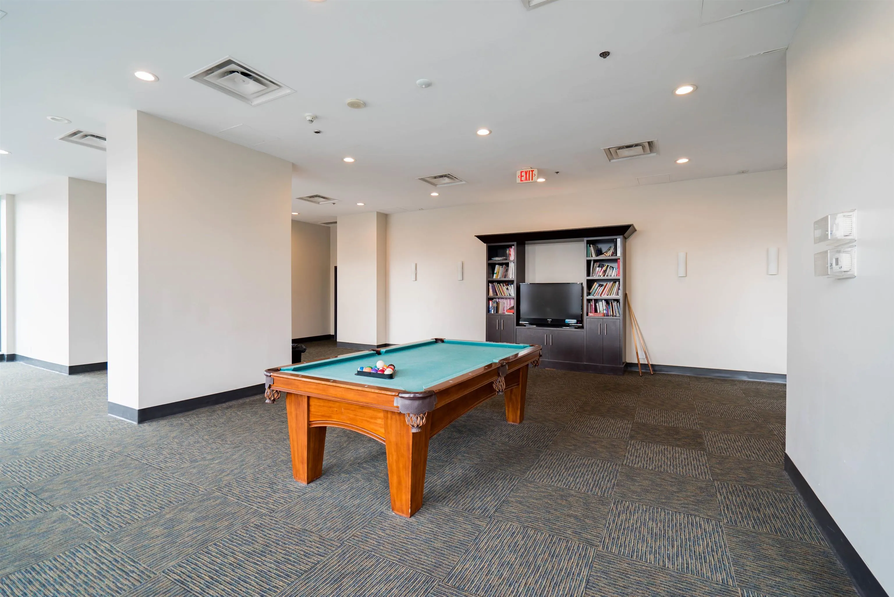 906 1178 Heffley Crescent