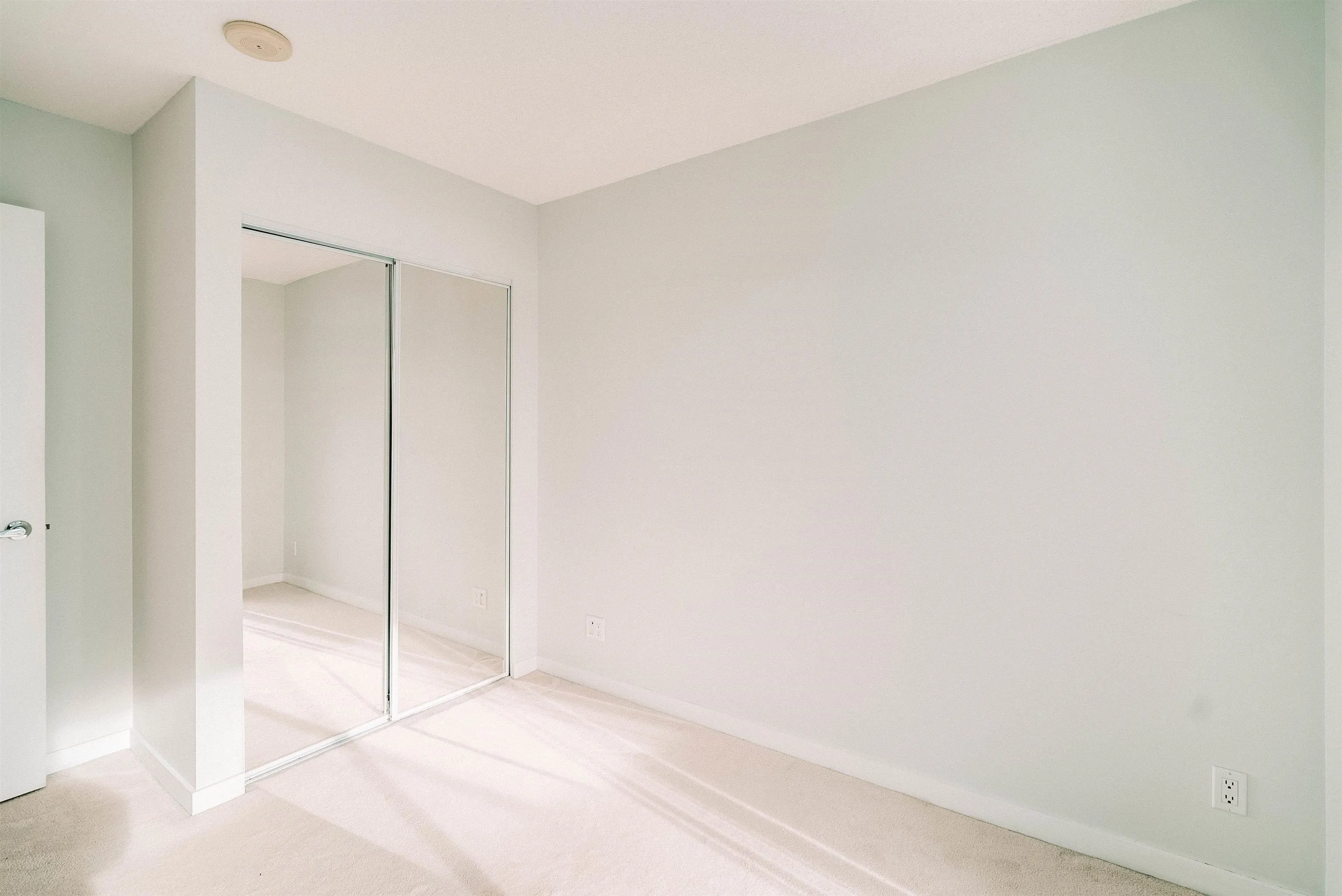 906 1178 Heffley Crescent