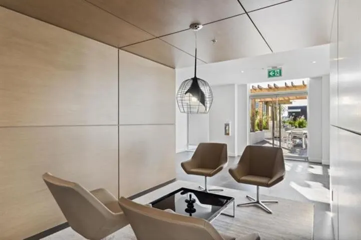 2103 2181 Madison Avenue