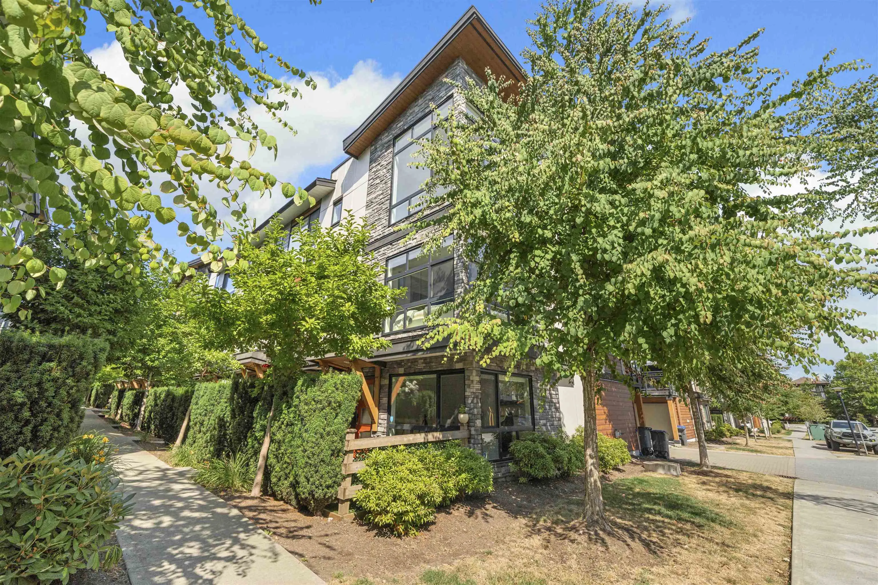 187 16488 64 Avenue