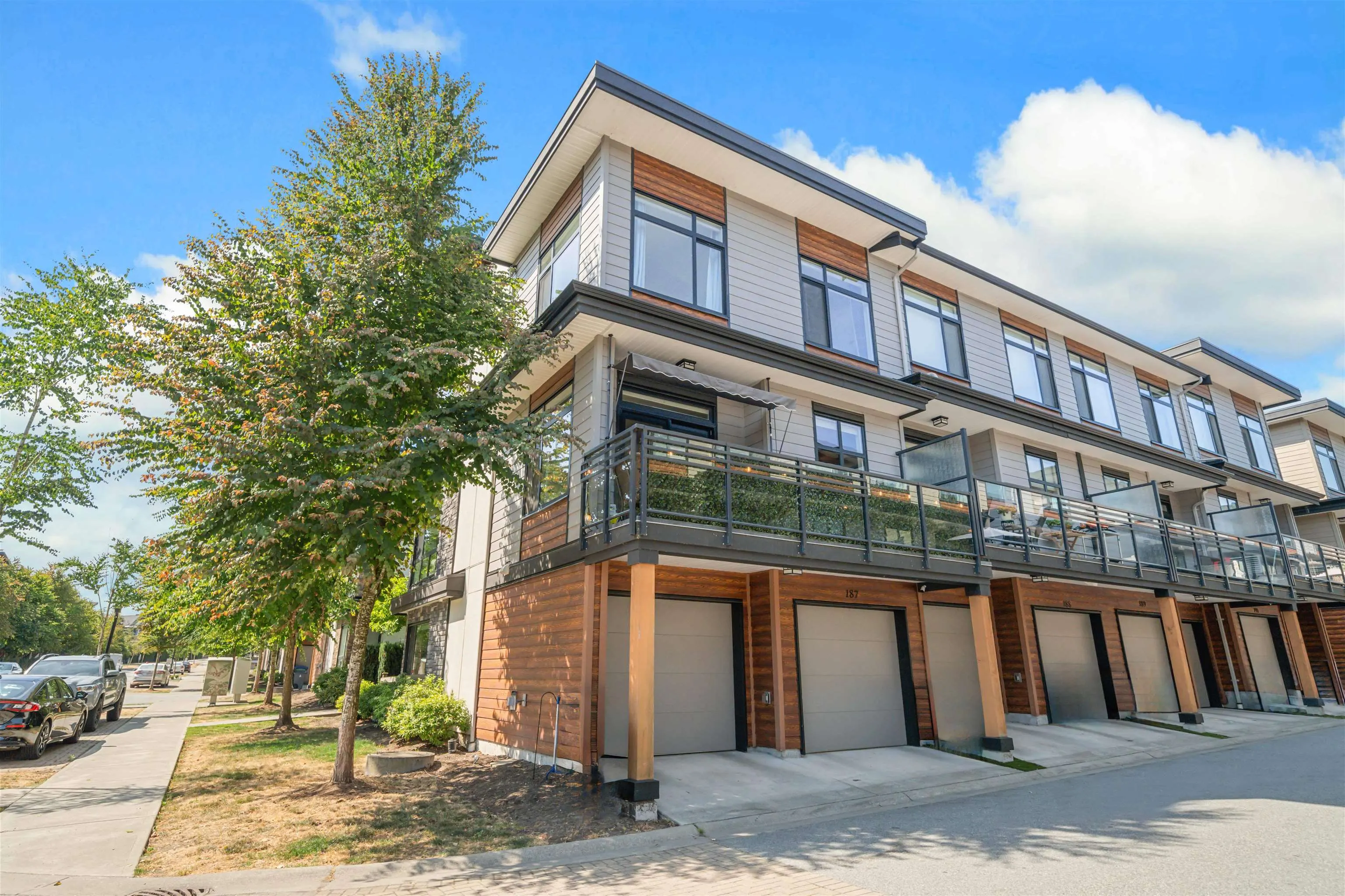 187 16488 64 Avenue
