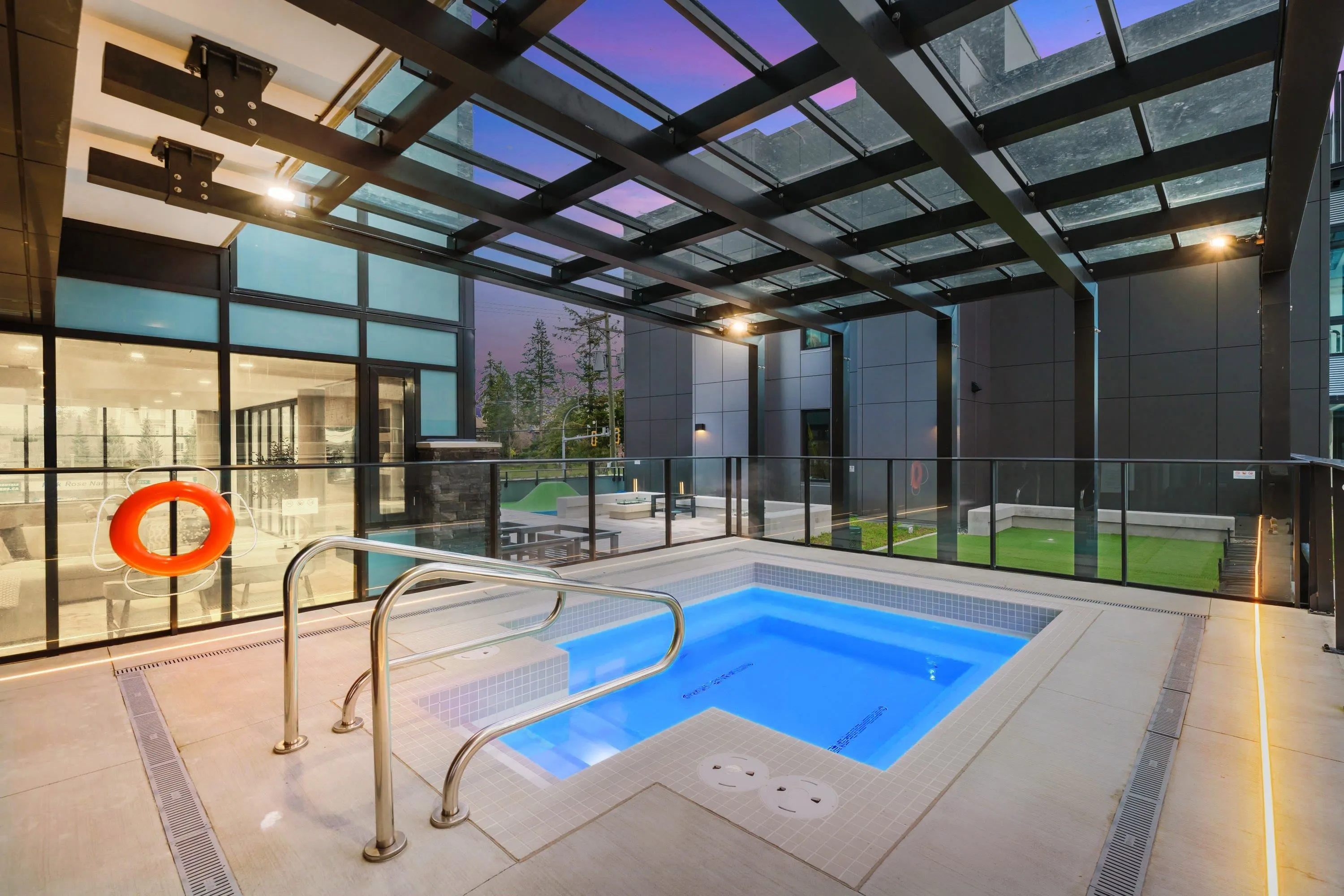2205 1588 Johnston Road