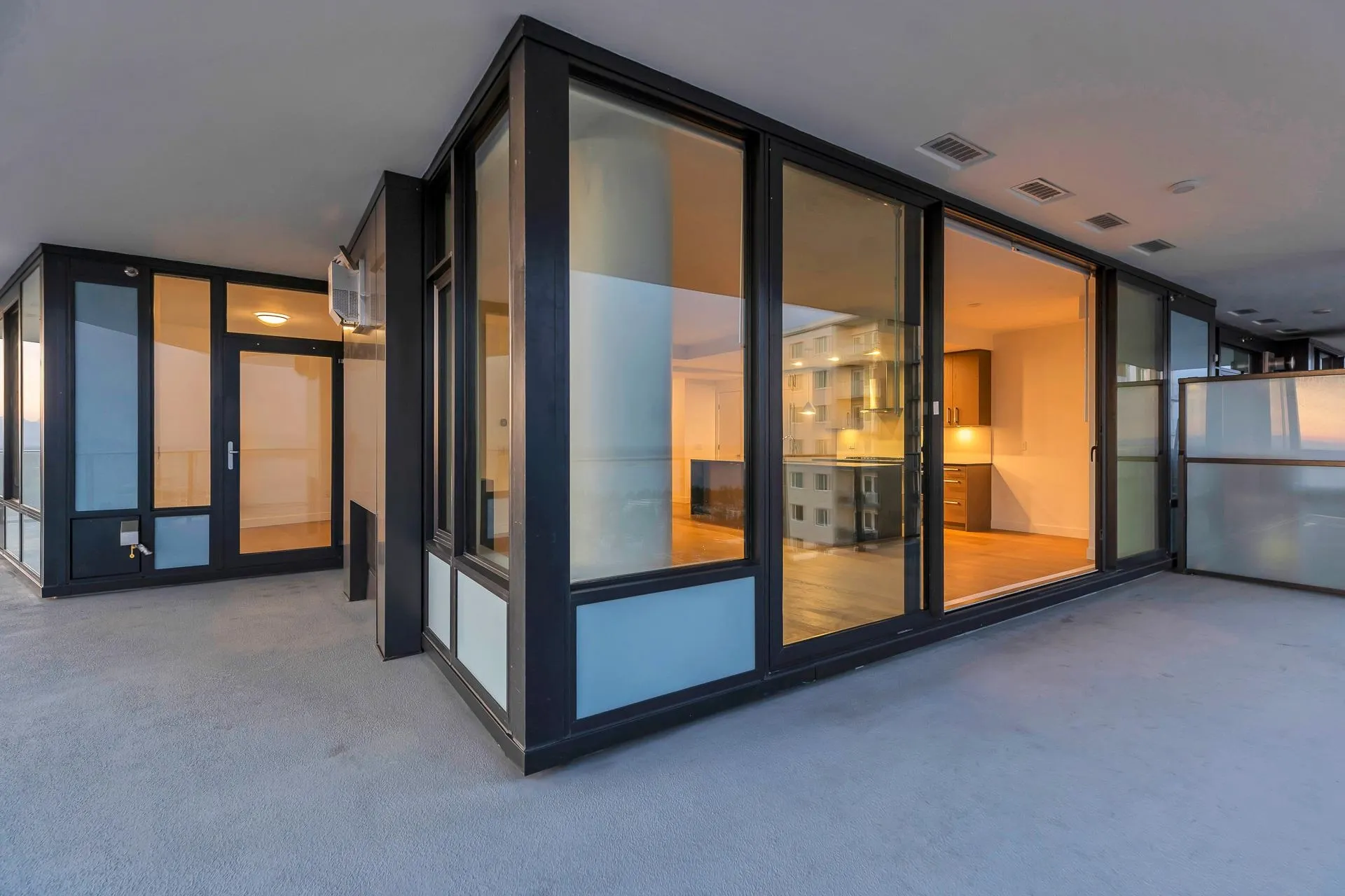 2205 1588 Johnston Road