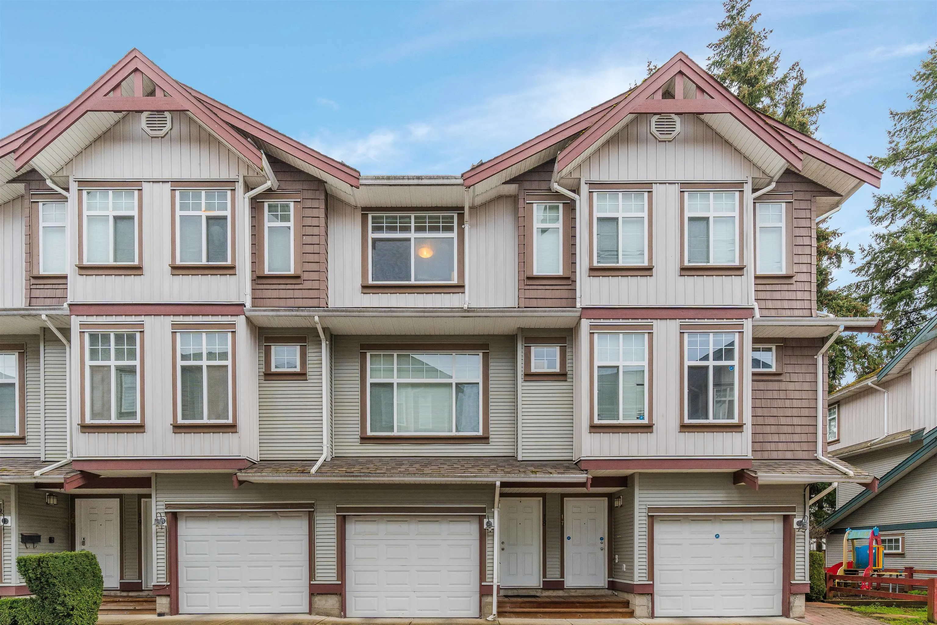 18 12585 72 Avenue