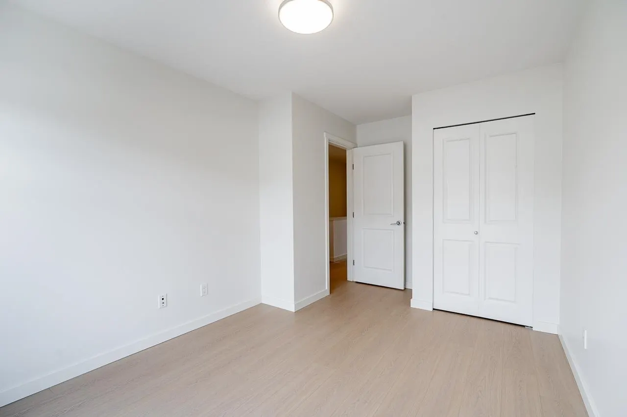 20 15788 104 Avenue