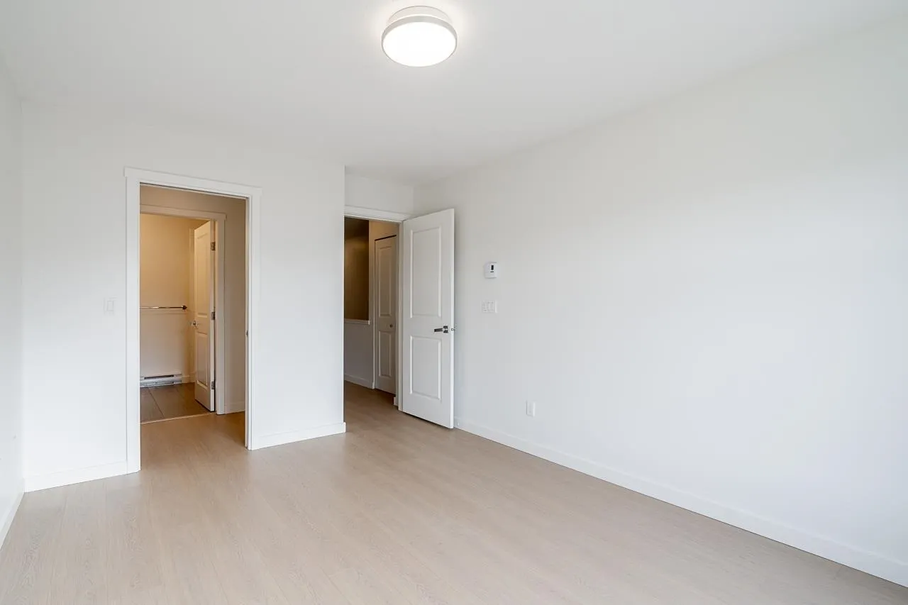 20 15788 104 Avenue