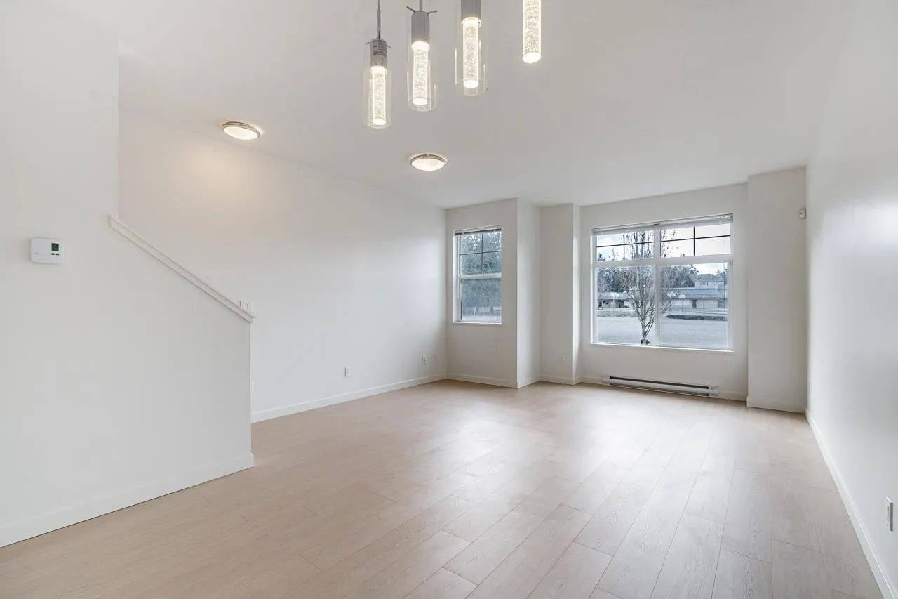 20 15788 104 Avenue