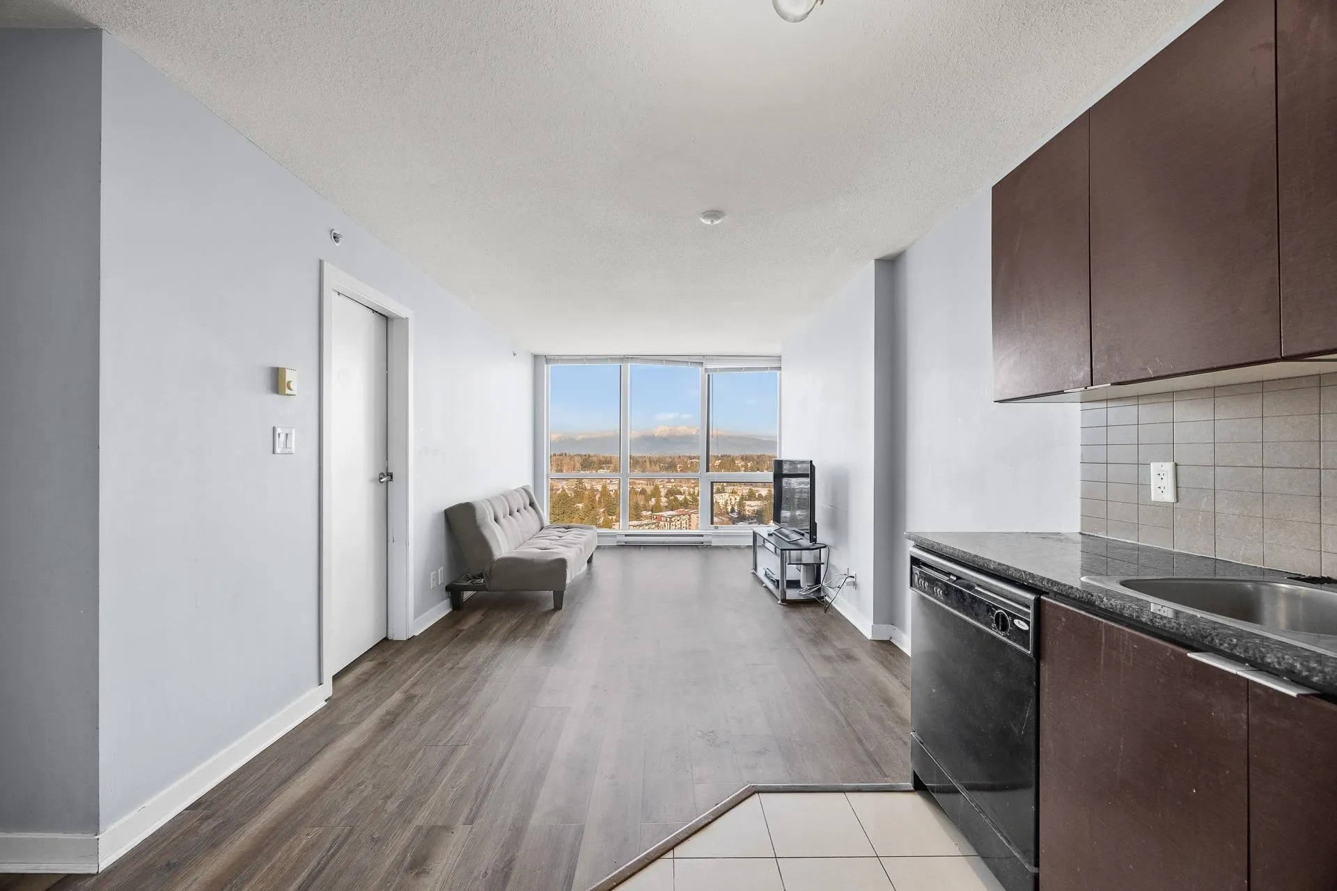 3005 13618 100 Avenue
