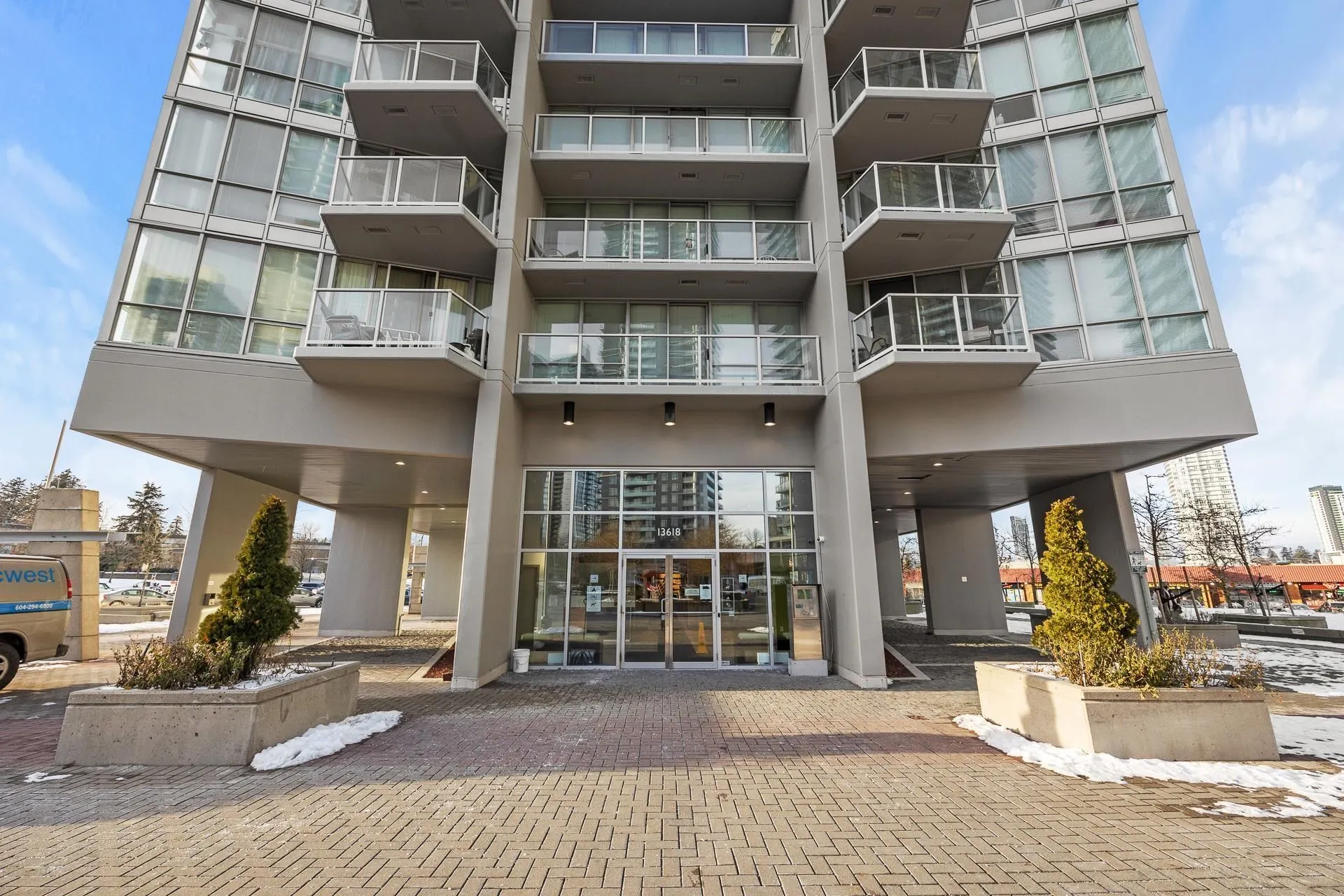 3005 13618 100 Avenue