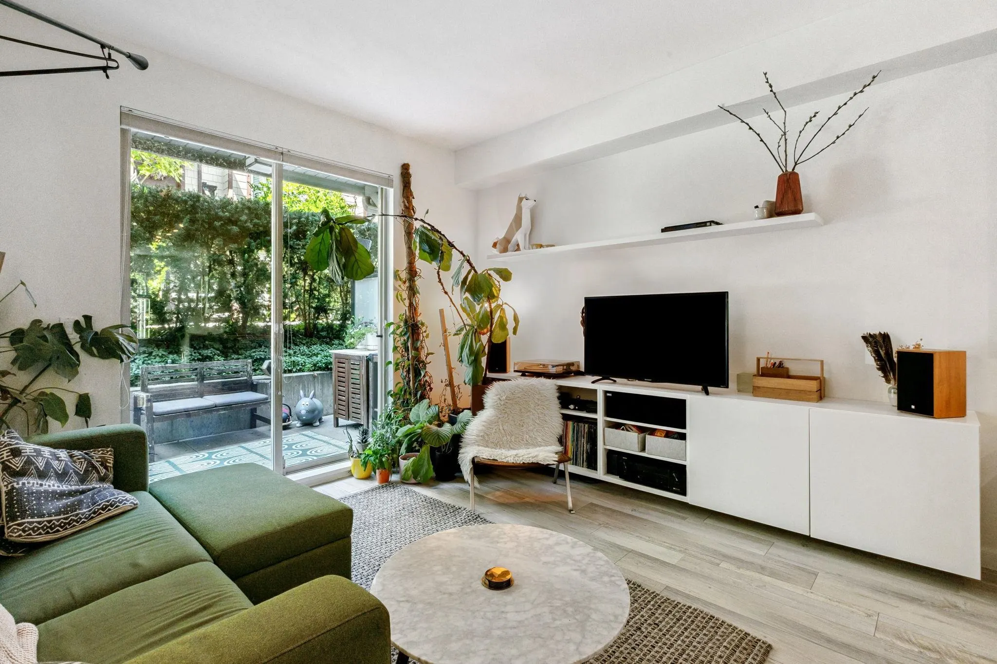 8 433 Seymour River Place
