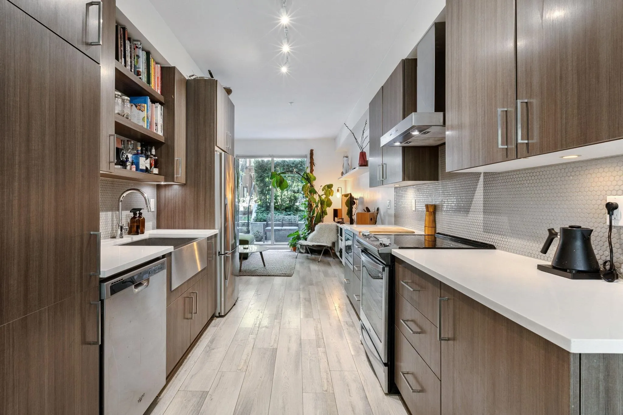 8 433 Seymour River Place