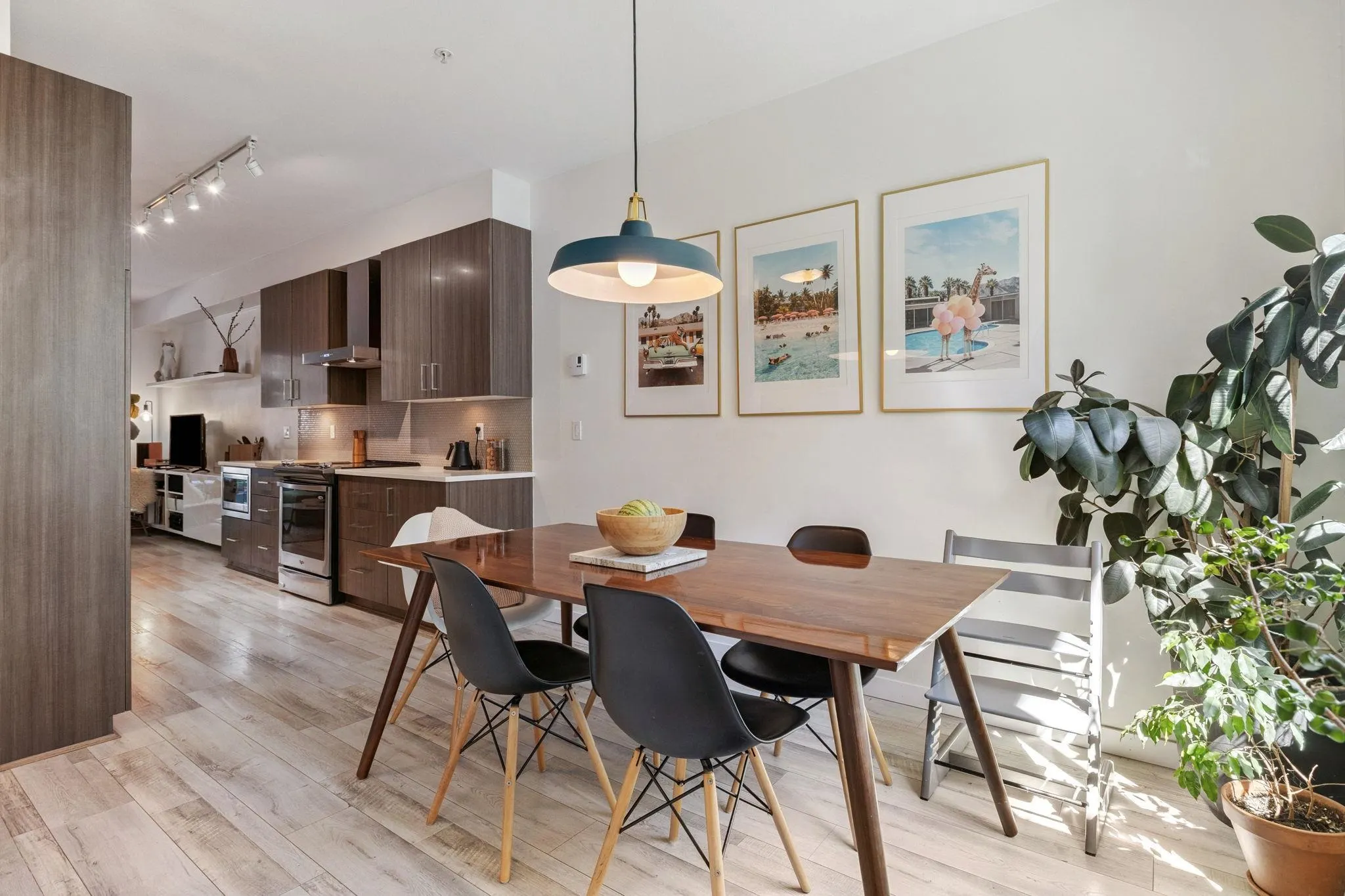 8 433 Seymour River Place