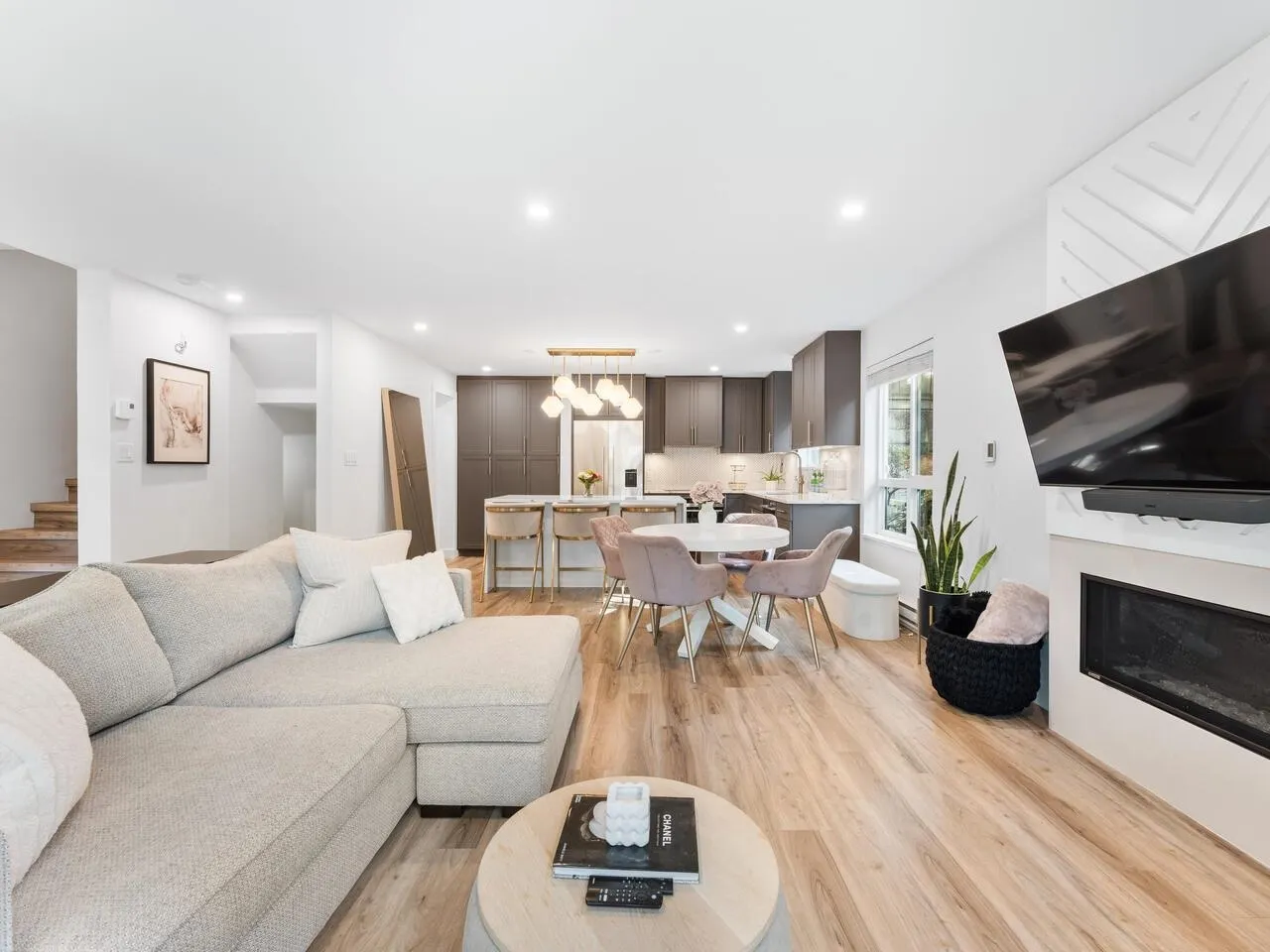 848 W 16th Street