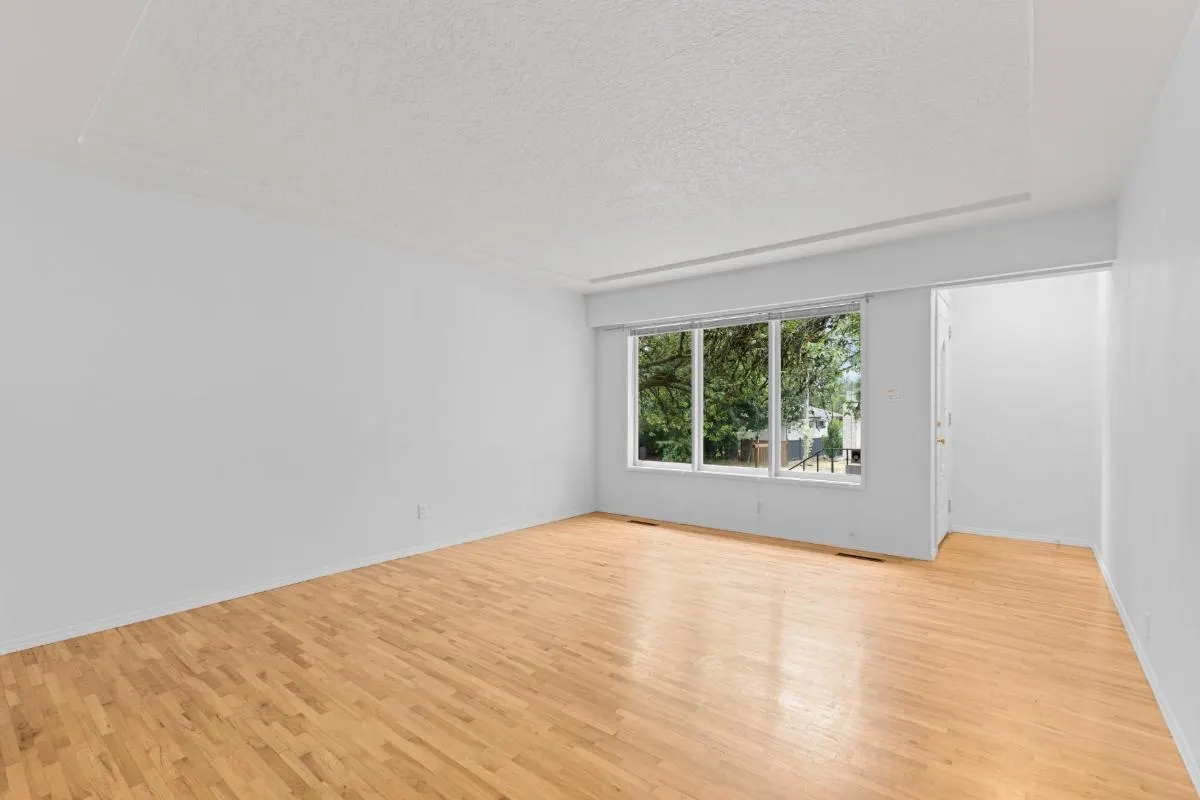 14054 Antrim Road