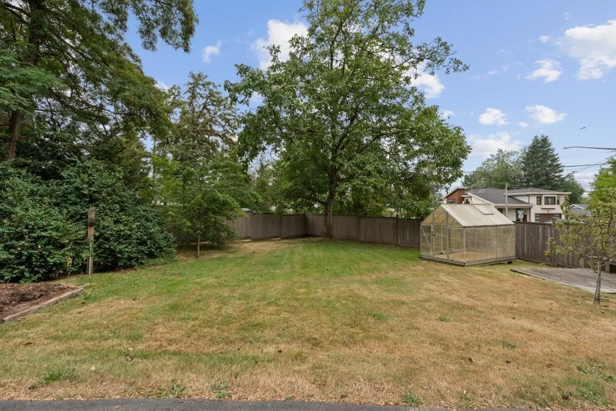 14054 Antrim Road