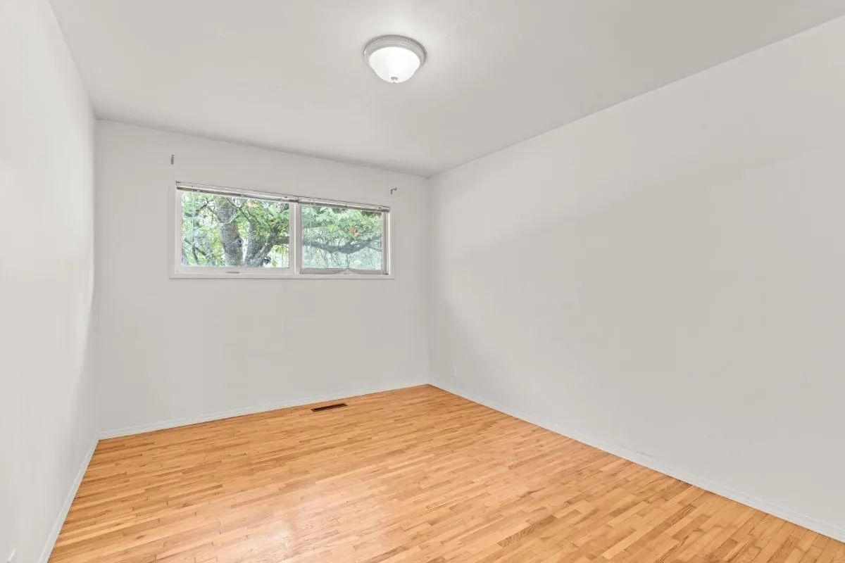 14054 Antrim Road