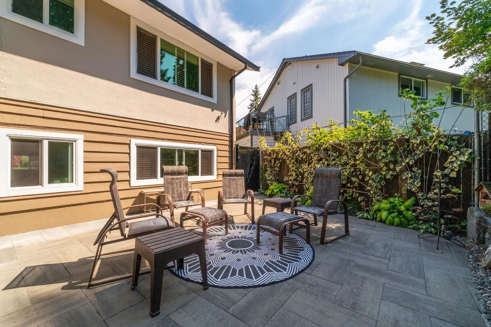 2573 Kilmarnock Crescent