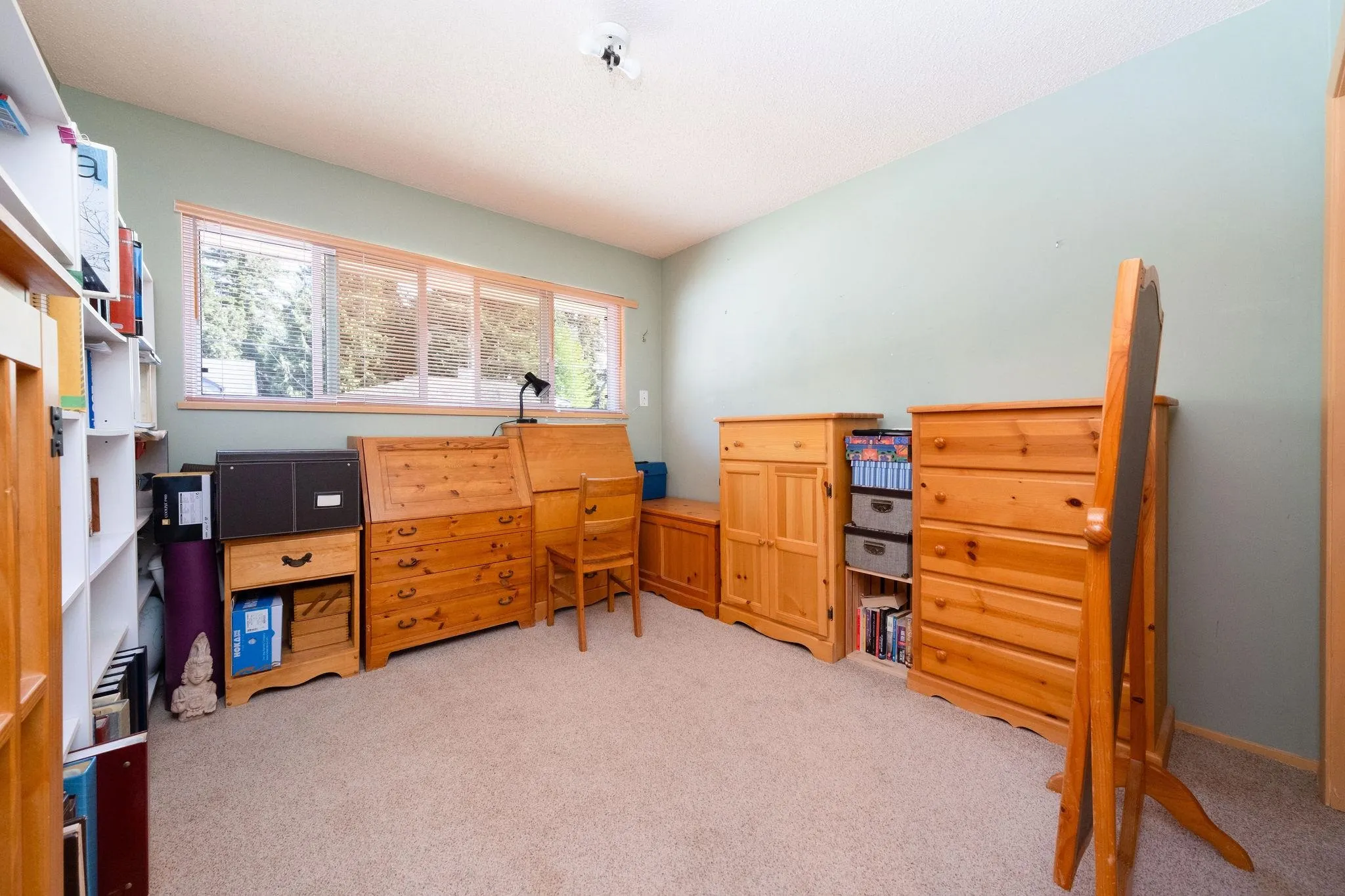 2573 Kilmarnock Crescent