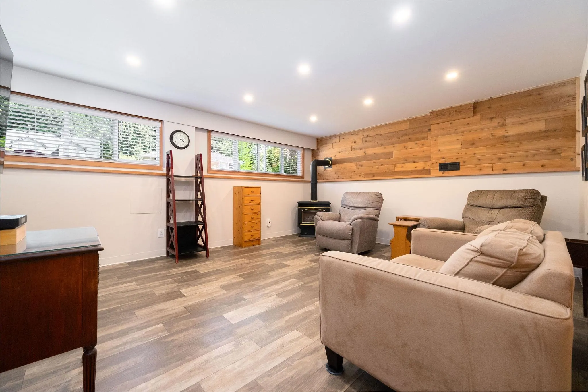 2573 Kilmarnock Crescent
