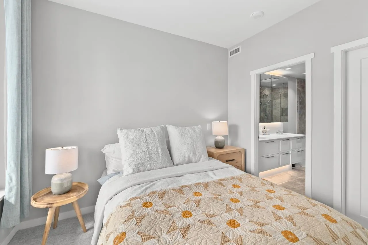 707 118 Carrie Cates Court