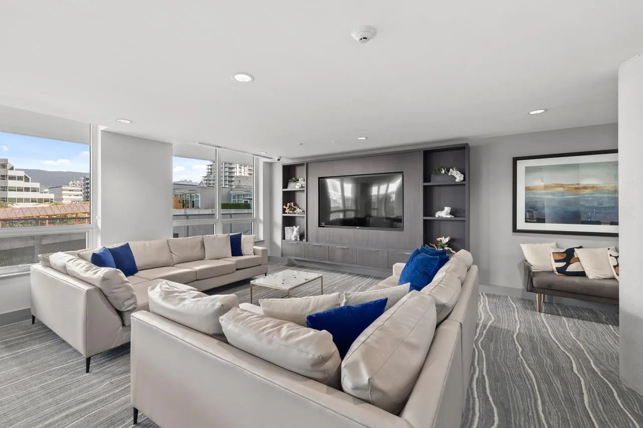 707 118 Carrie Cates Court