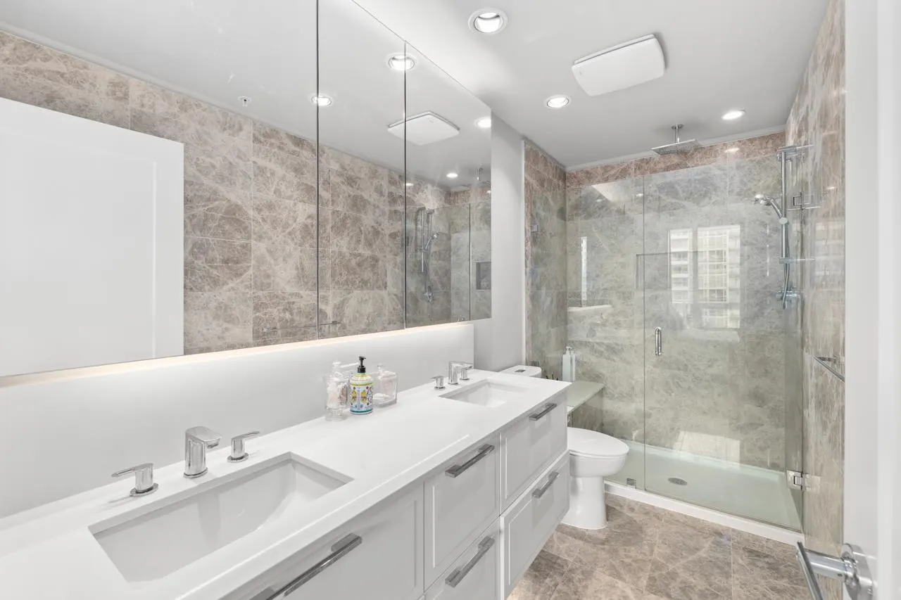 707 118 Carrie Cates Court