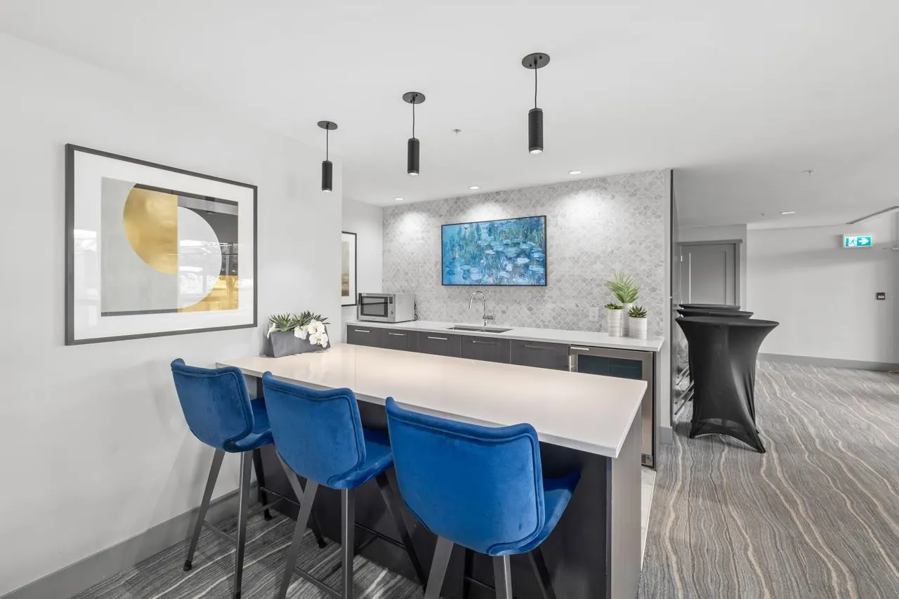 707 118 Carrie Cates Court